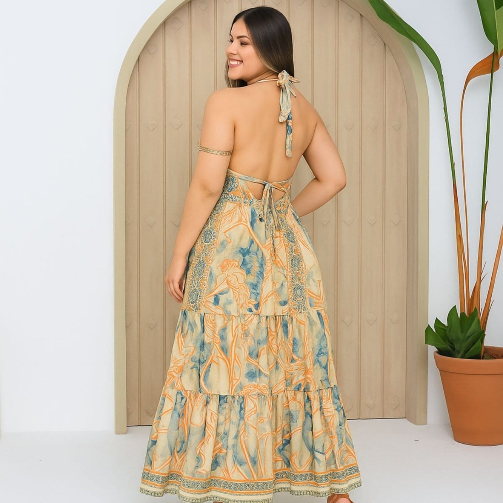 Vista 2 Vestido Lenço Indiano FMF Longo Costas Abertas Premium FMF bege