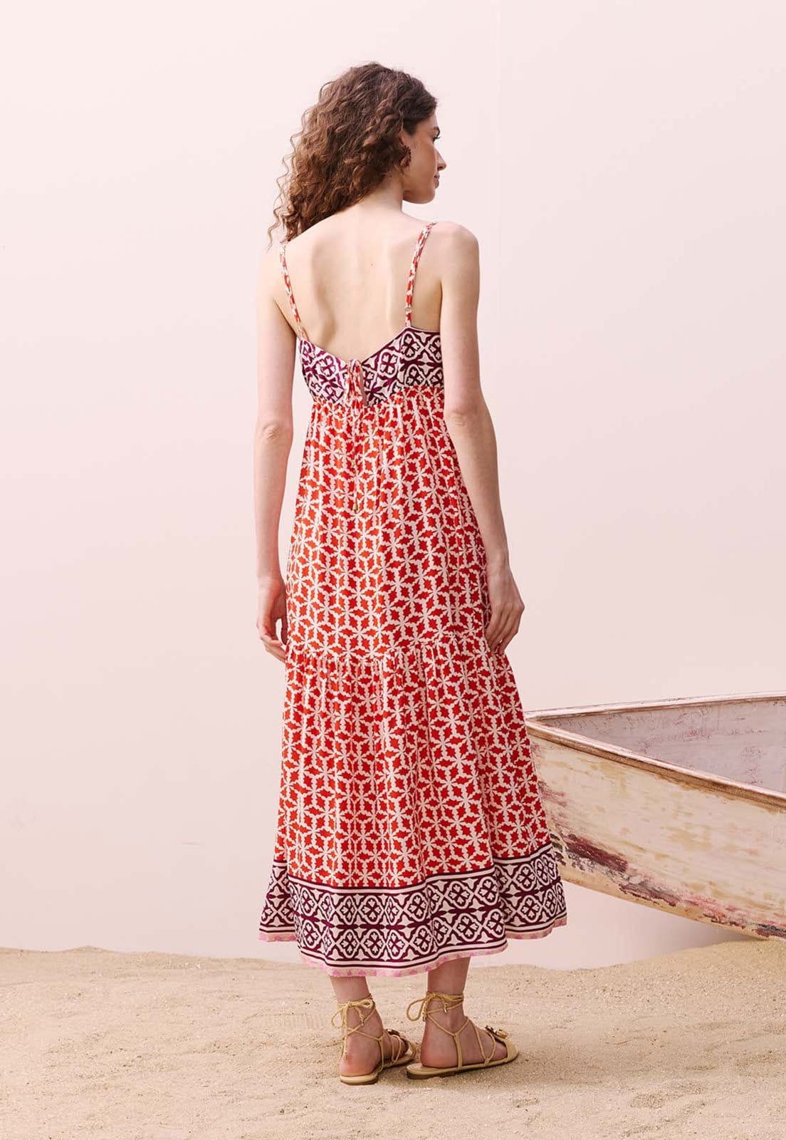 Vista 2 Vestido CaCay Midi Decote Reto CaCay vermelho