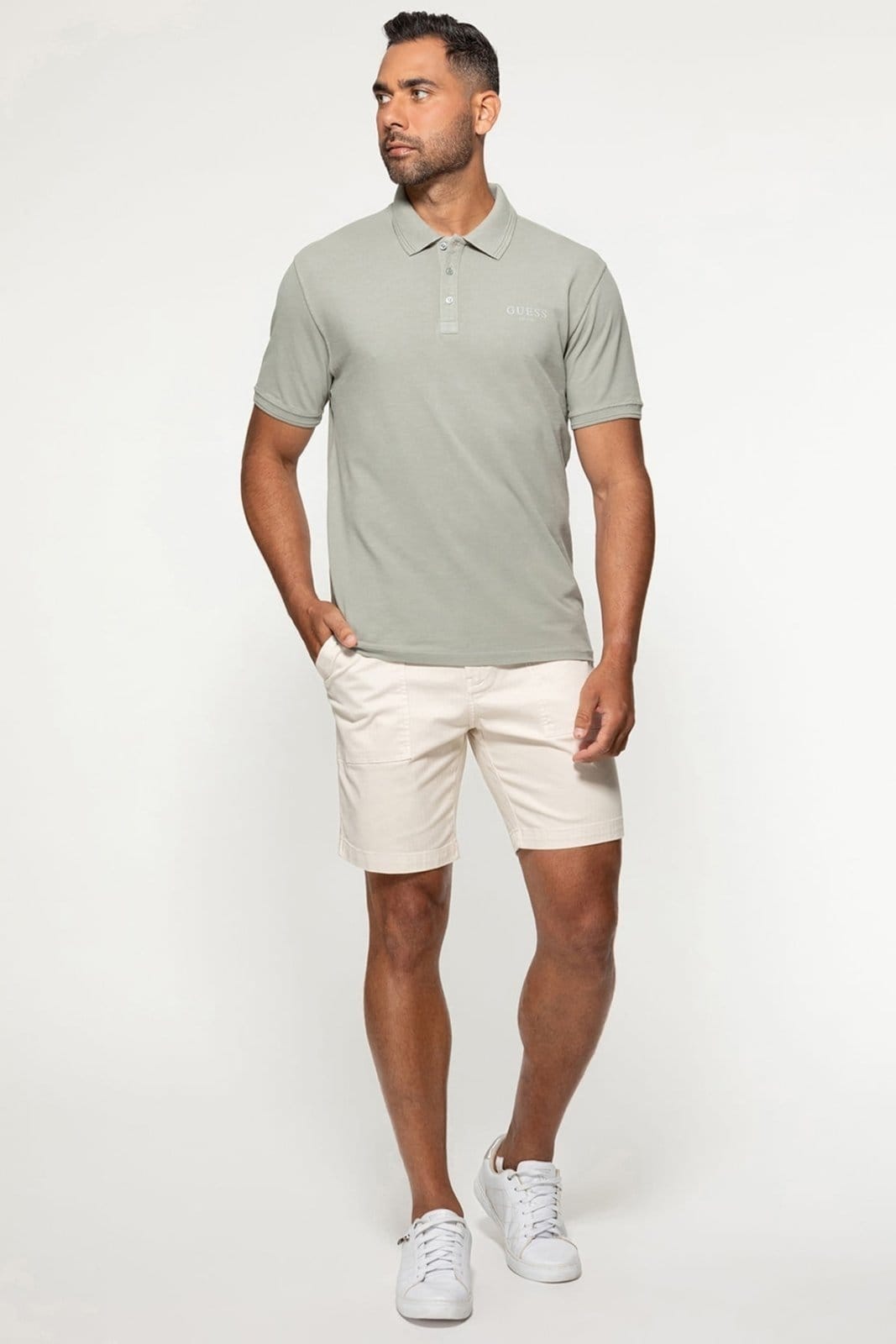 Vista 2 Bermuda Guess Sarja Espinha de Peixe Bege Guess amarelo