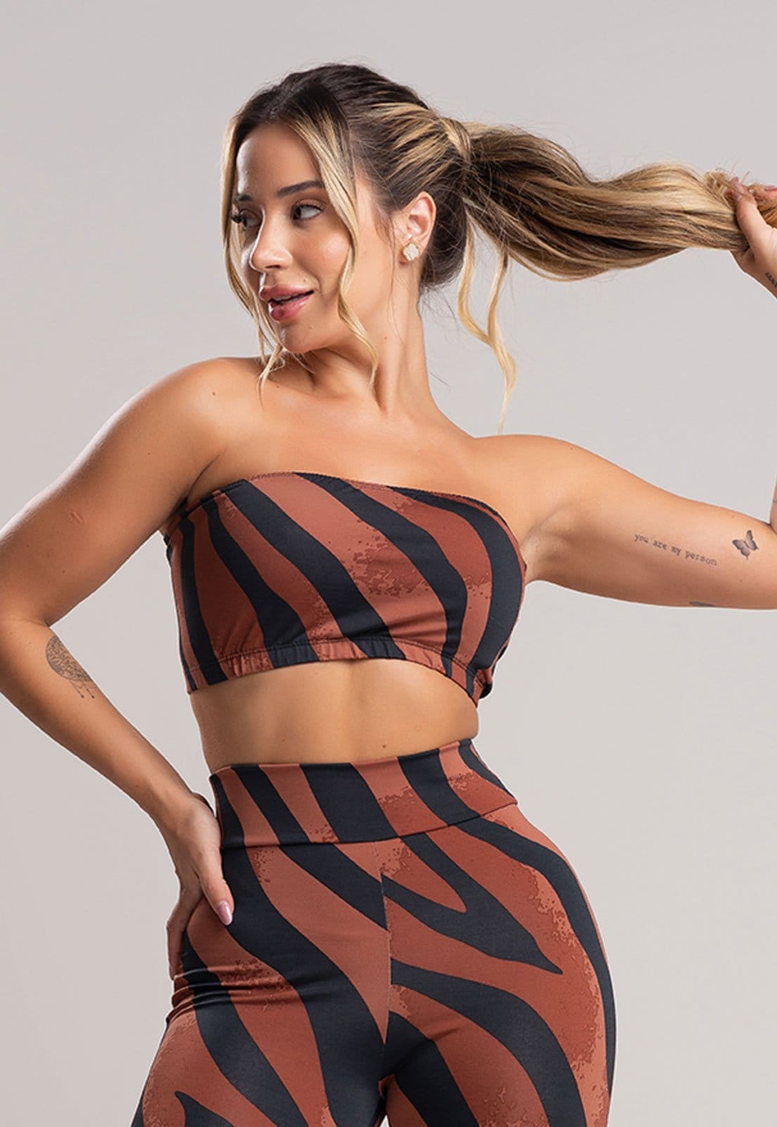 Vista 2 Top Faixa MVB Modas Suplex Safari Mvb Modas estampado/marrom/multicolorido/preto