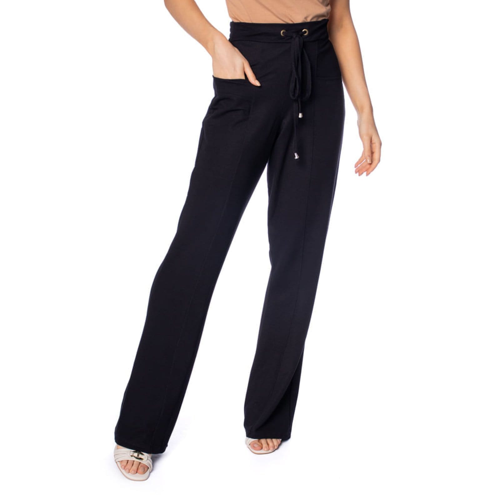 Calça Feminina Giraffe Reta em Tecido Bolsos Quadrados