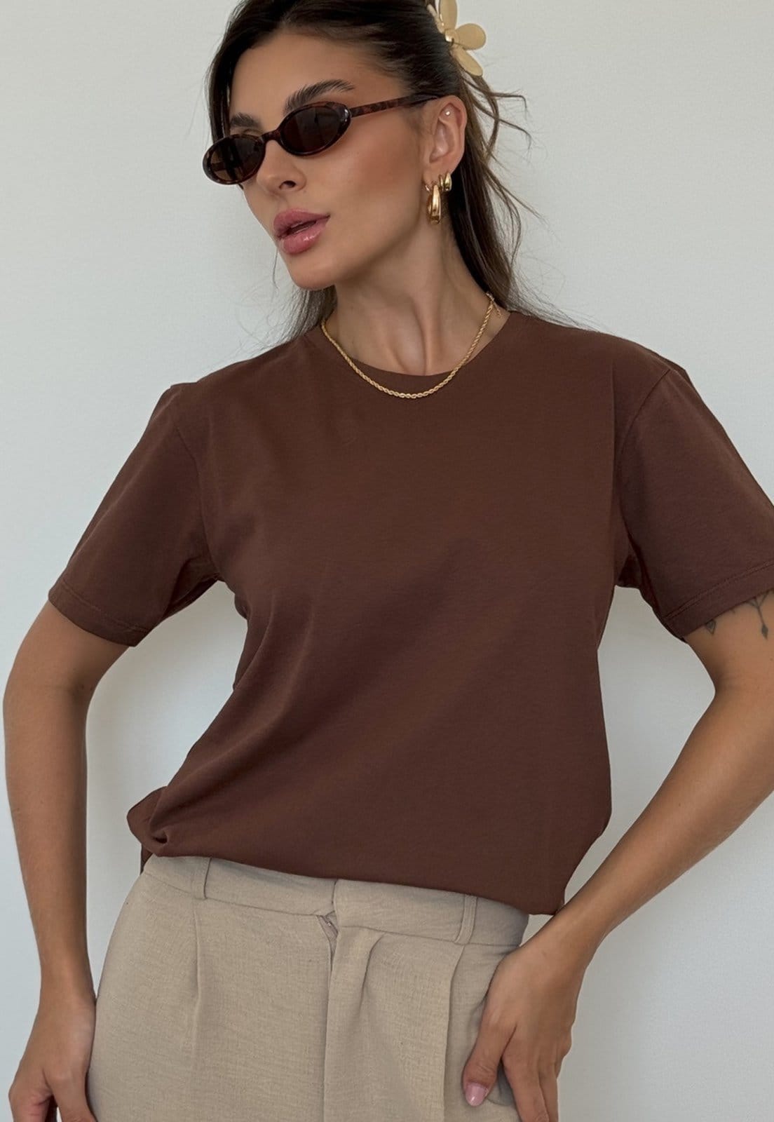 Vista 2 Kit 3 Camisetas Cianitas Lisas Escuro 100% algodão Cianitas marrom