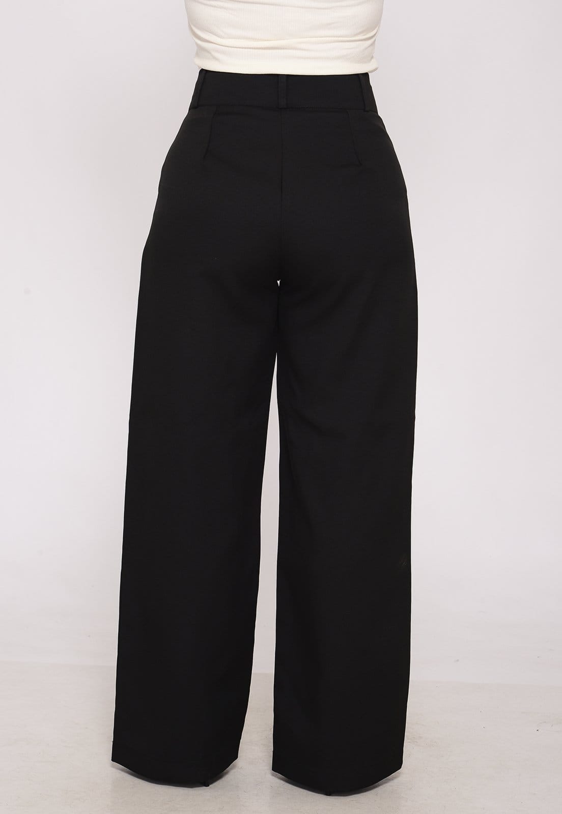 Vista 2 Calça Pantalona Macaw Alfaiataria Feminina Social Macaw preto