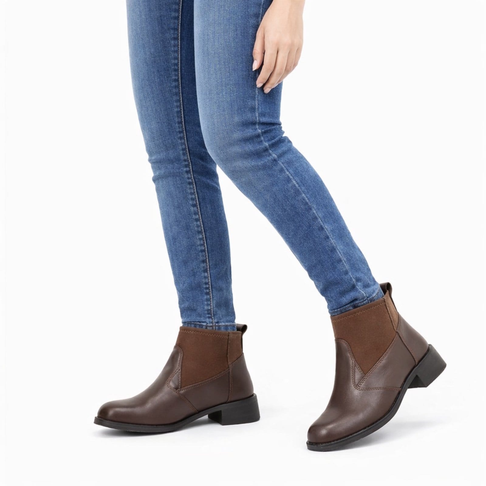 Vista 2 Bota Cano Curto Feminina Casual com Elastico Urbana Confortável Café Bia Ramos marrom