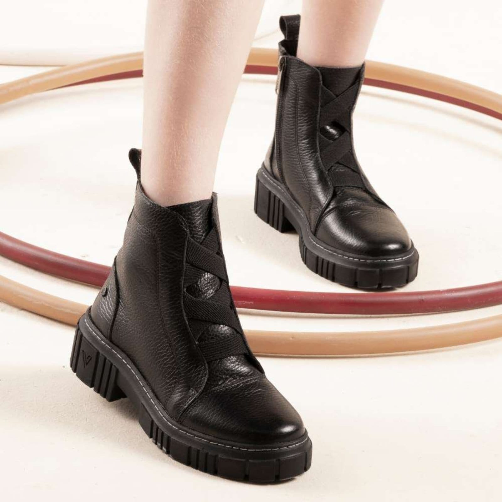 Vista 2 Infantil - Bota Coturno Feminino Tratorado Vittal Valentina Em Couro USE VITTAL preto