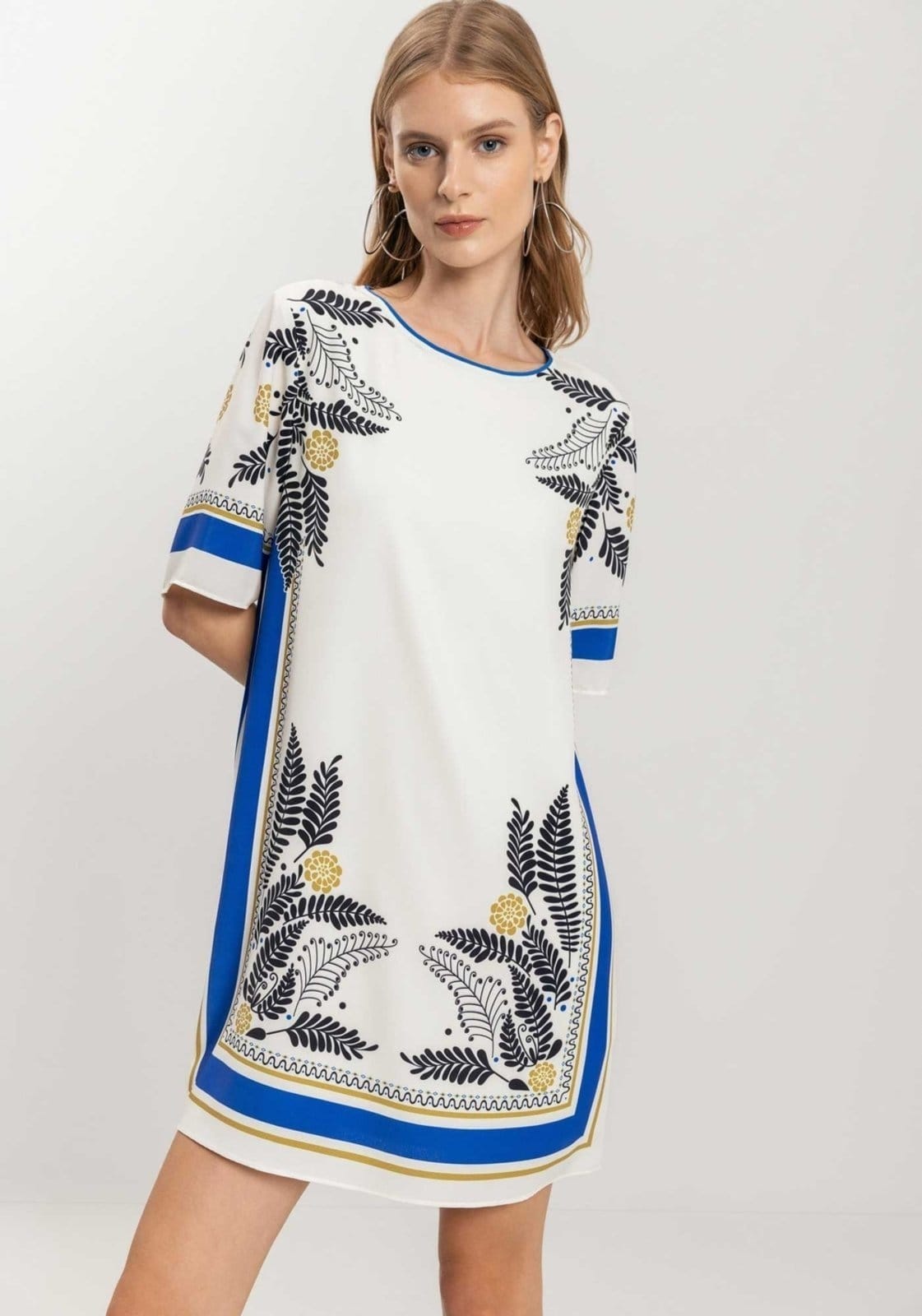 Vista 2 Vestido Curto Estampado De Mangas Curtas Com Decote Redondo Lez a Lez poás