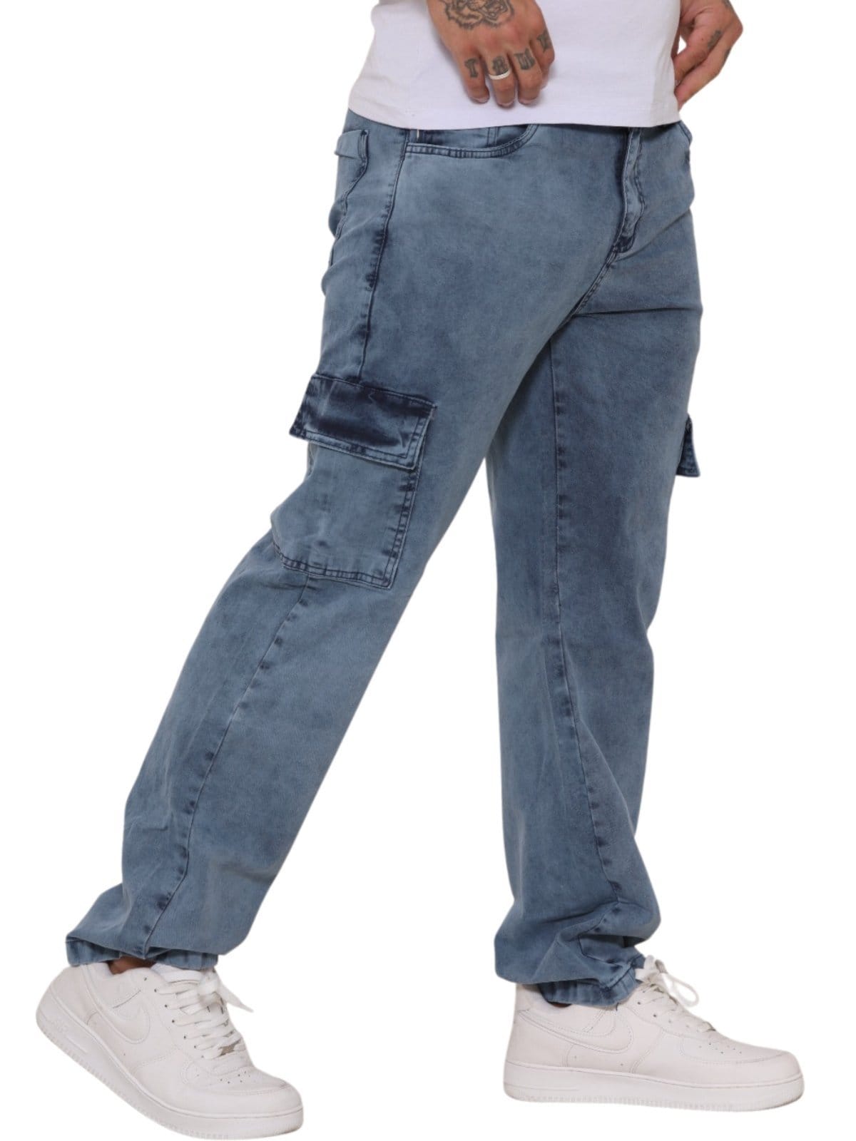 Vista principal Calça Masculina Jeans Light Cargo Jeans Manchado Estilo Streetwear com Bolsos Laterais JEANS LIGHT azul