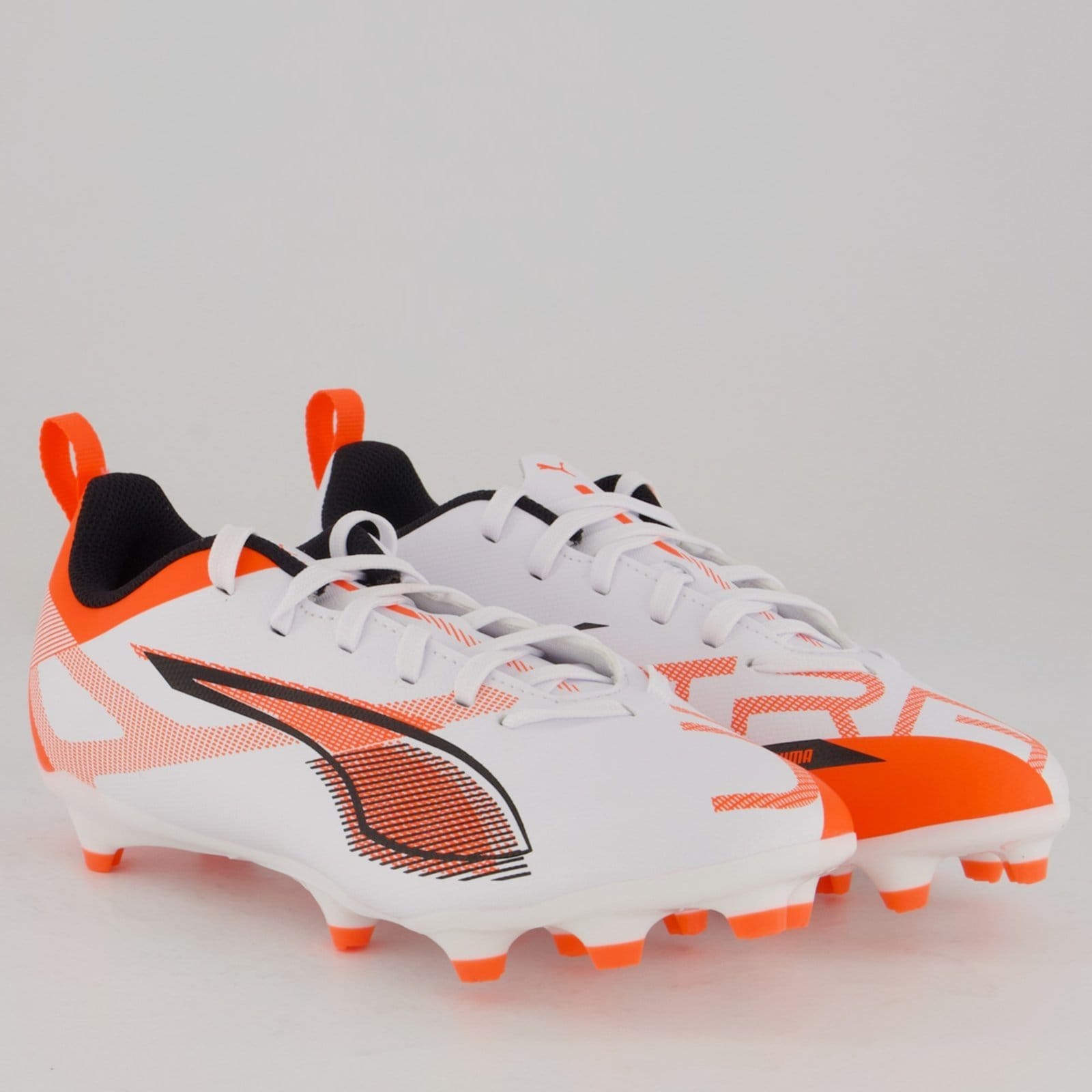 Vista 2 Chuteira Puma Ultra 5 Play FG/AG Campo Juvenil Branca e Laranja Puma branco