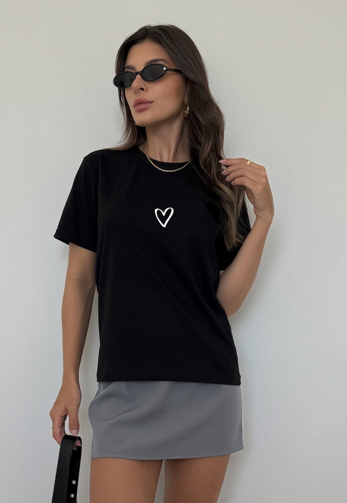 Vista principal Camiseta Cianitas Preta Estampa Coração Vazado Cianitas preto