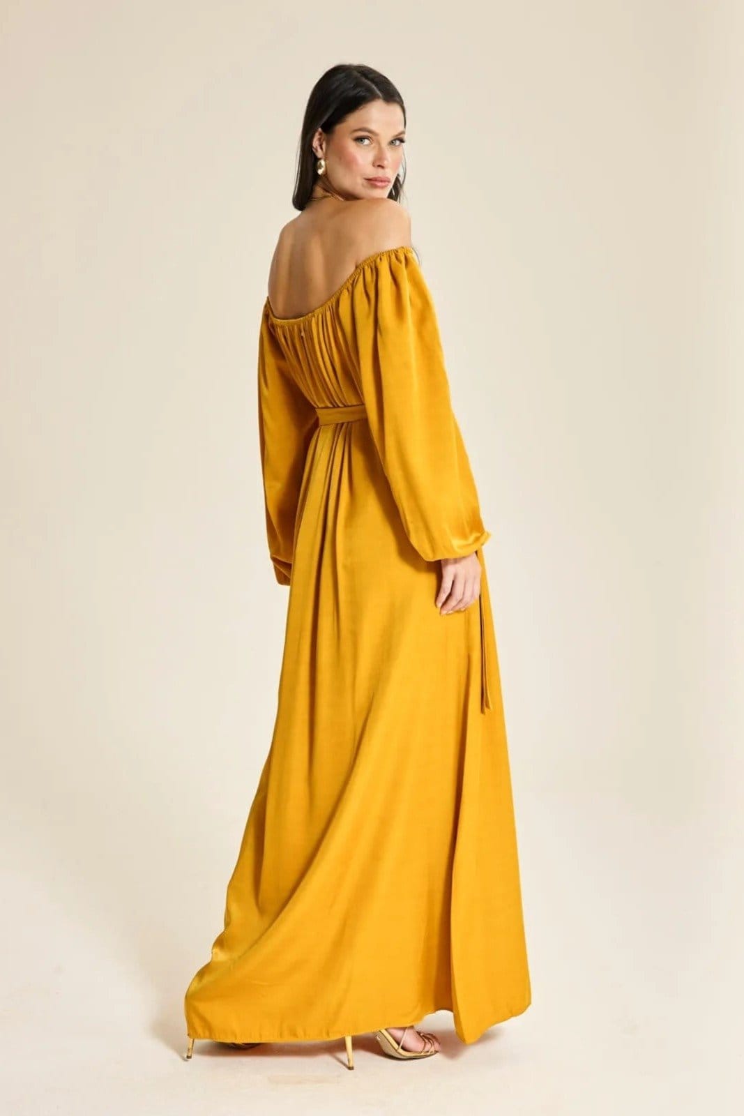 Vista 2 Vestido Longo Ombro a Ombro Manga Gloss Ruth - Gold VIC BRAND dourado gold