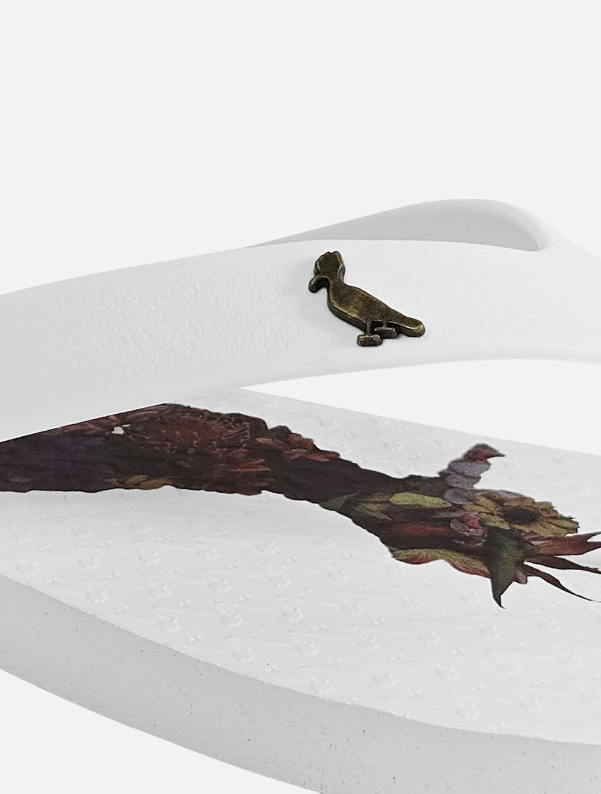 Vista 2 Chinelo Reserva Masculino Pica-Pau Flores Reserva branco