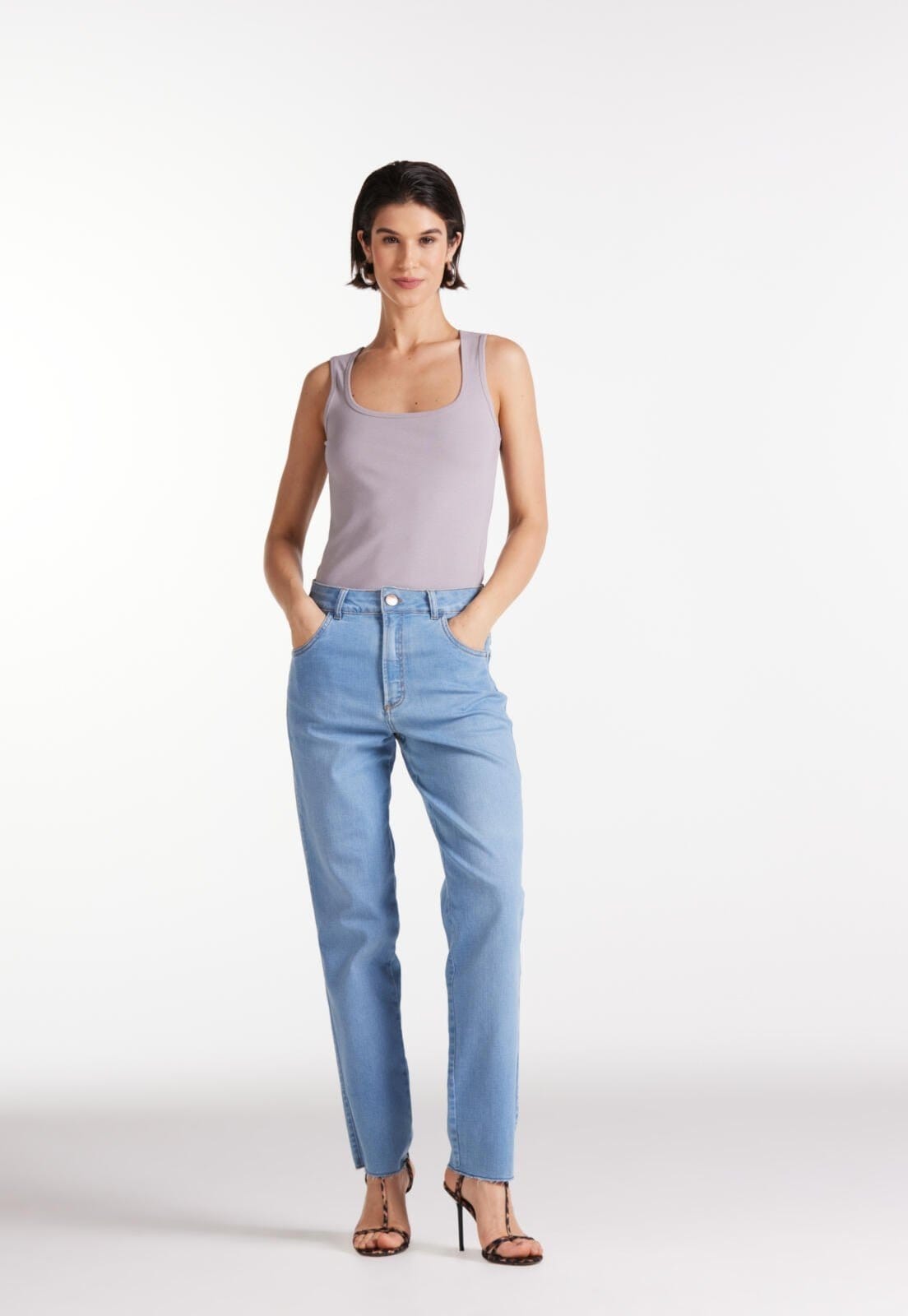 Vista 2 Calça Jeans Reta 5 Bolsos Traymon Jeans Traymon azul