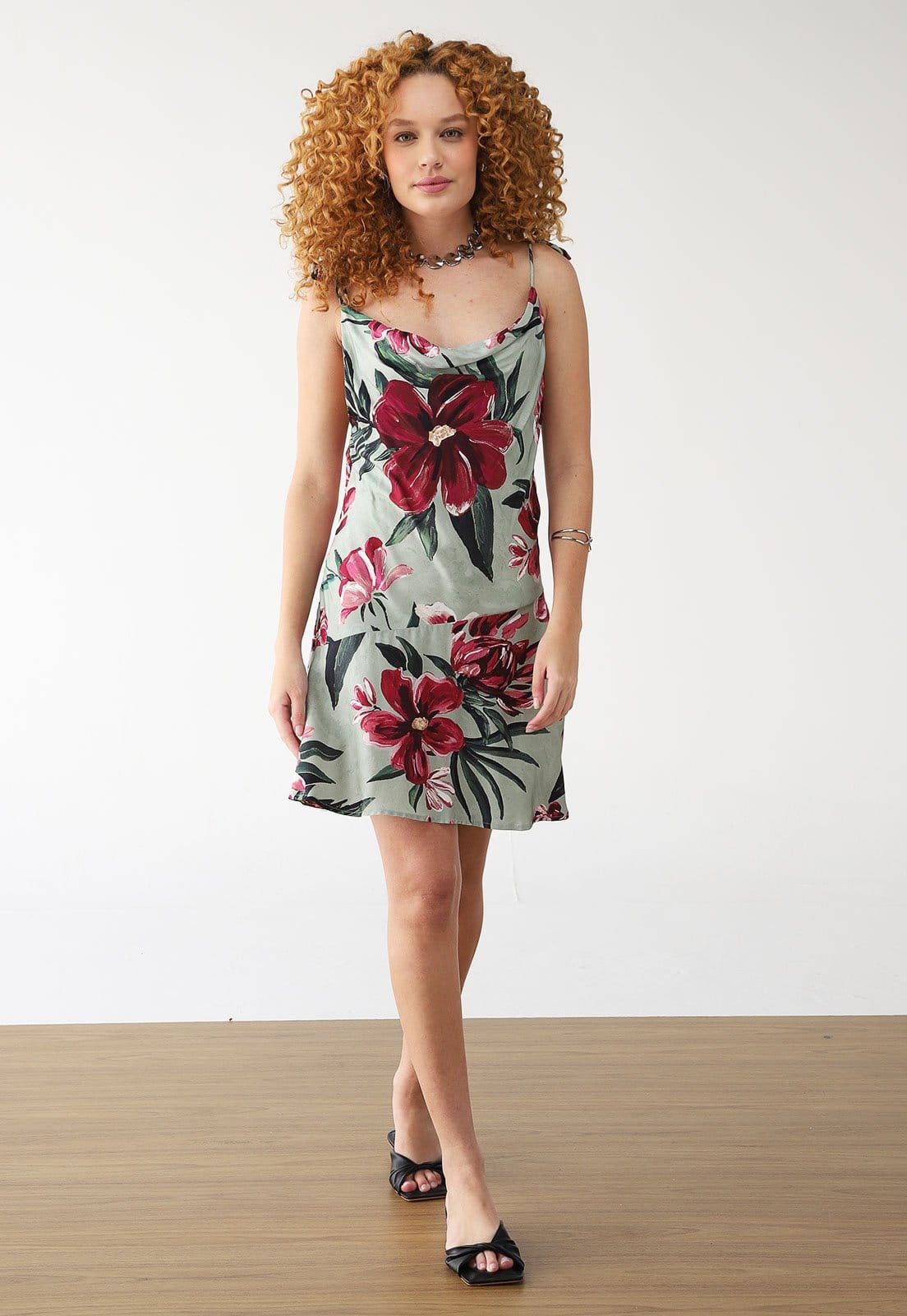 Vista 2 Vestido FARM Curto Alças Lineia FARM verde