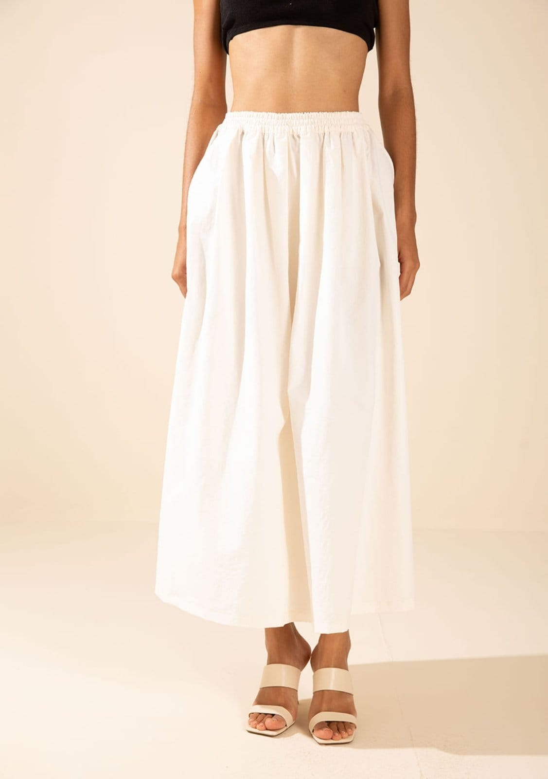 Vista 2 Saia Morena Rosa Evasê Alta Longa Off Off-white Morena Rosa off-white rosa