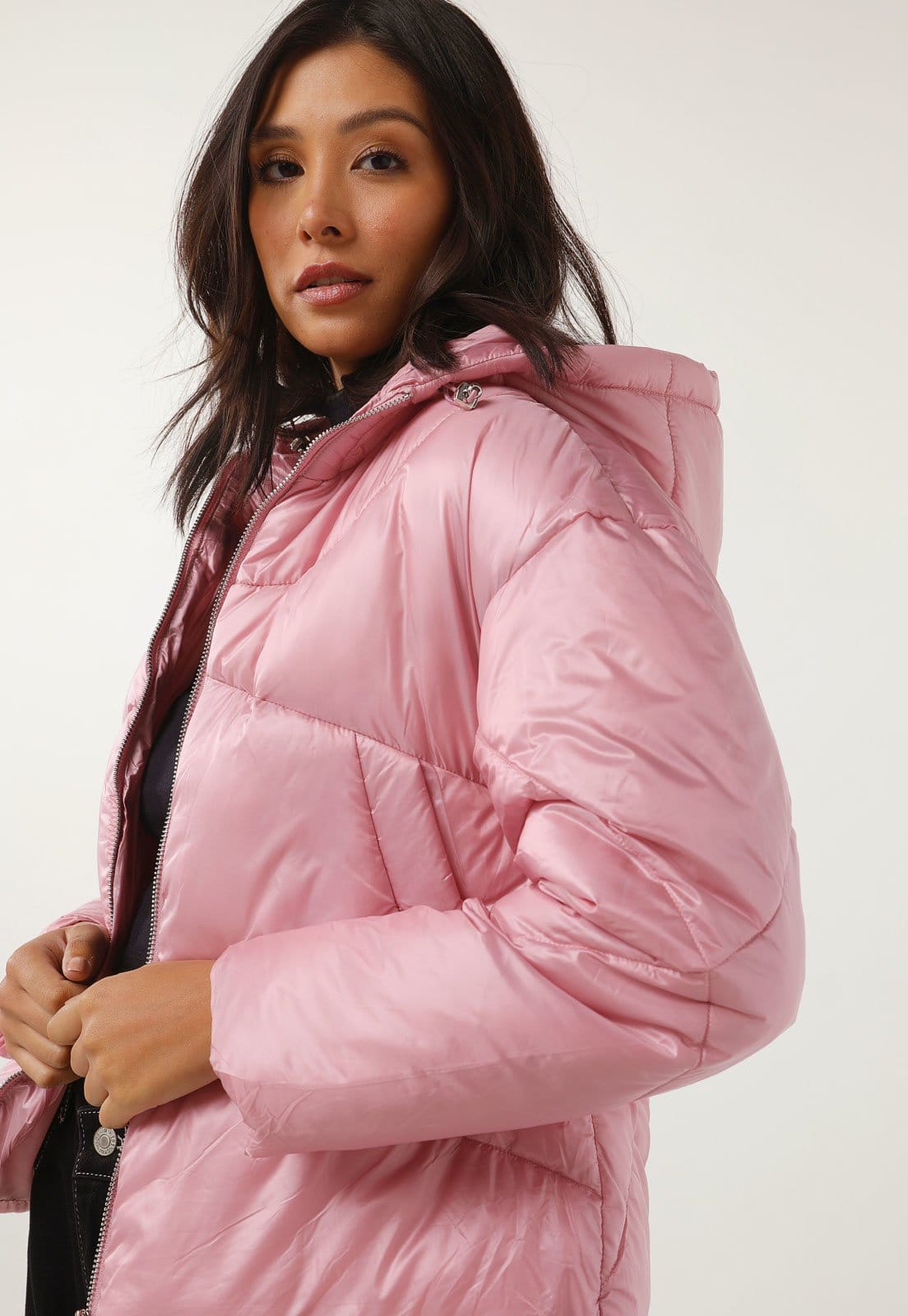 Vista 2 Jaqueta Puffer Facinelli by MOONCITY Capuz Facinelli rosa