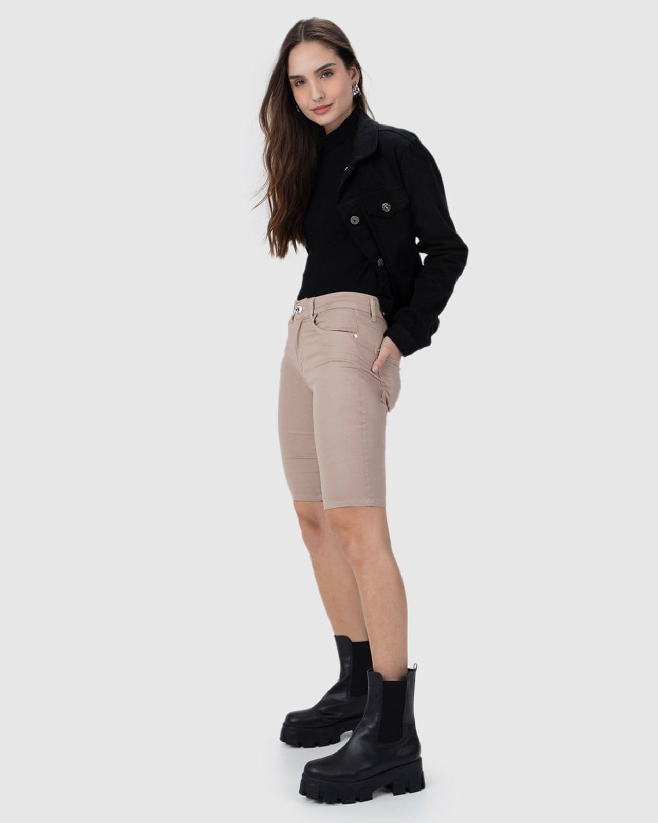 Vista 2 Bermuda Feminina Ciclista Em Sarja Com Elastano Malwee marrom