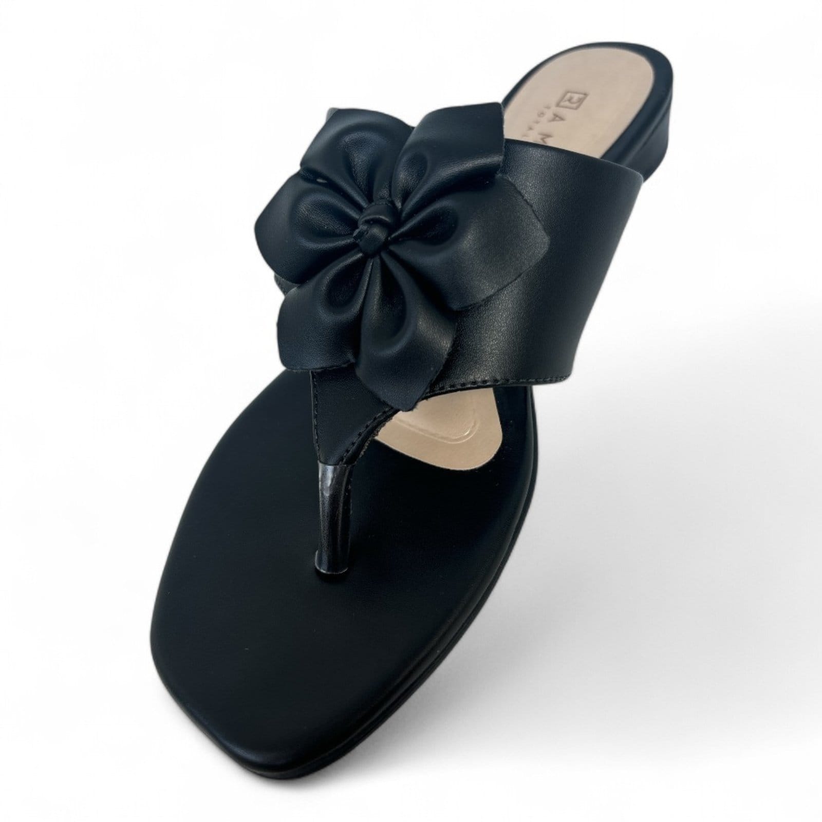 Vista 2 Sandália Feminina Rasteira Preta Flor Ramarim 2423202-8 RAMARIM preto