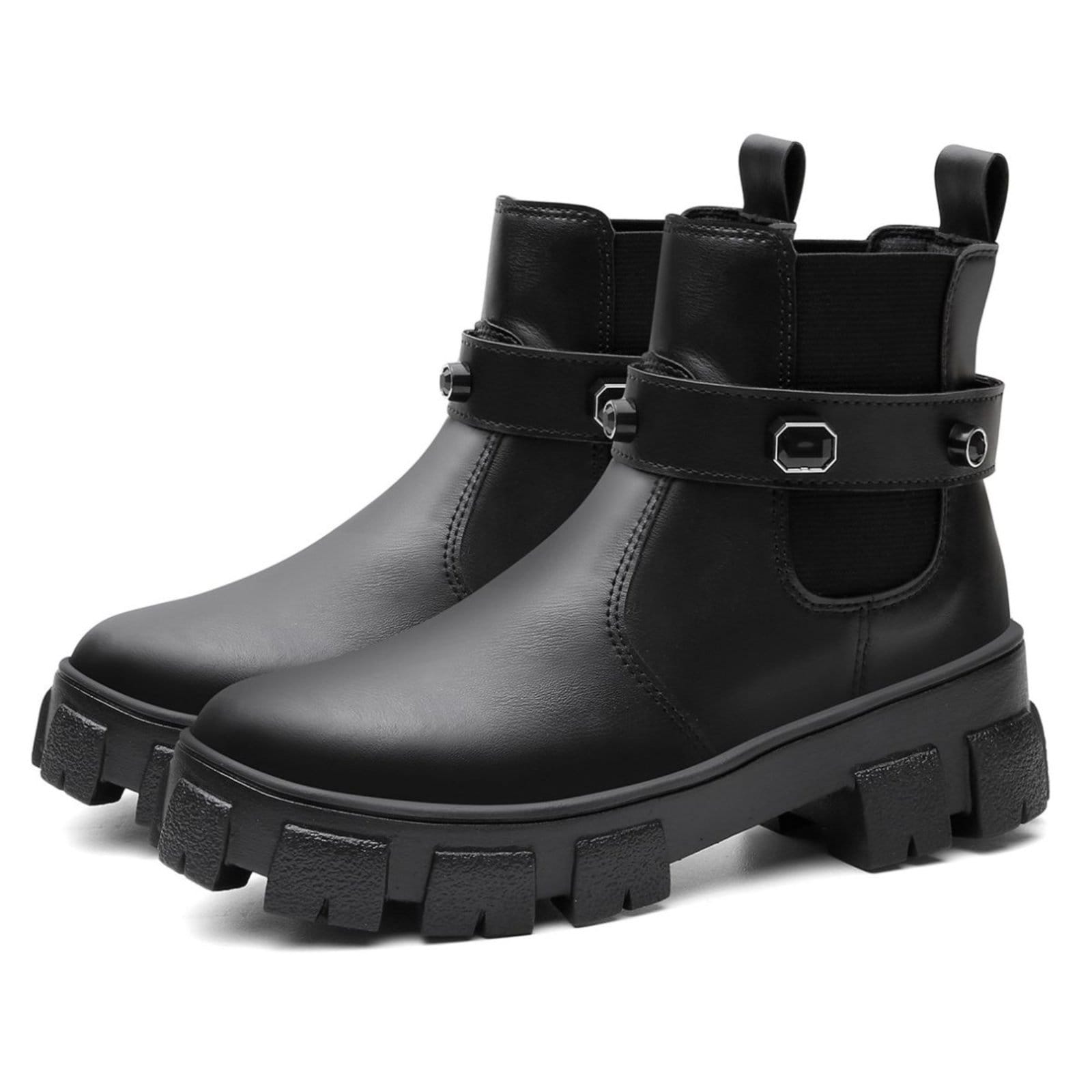 Vista principal Bota Chelsea Feminina Cano Curto Conforto Tratorada Preta Pedraria Santa Rosa preto