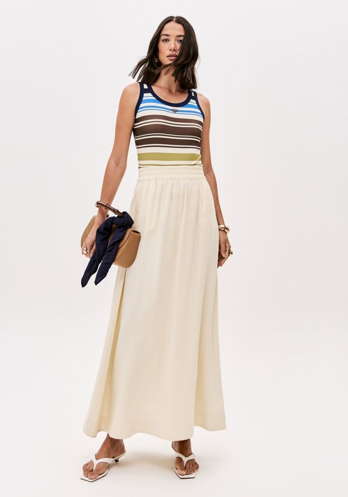 Vista principal Saia Super Midi Evasê Cintura Alta Lança Perfume amarelo