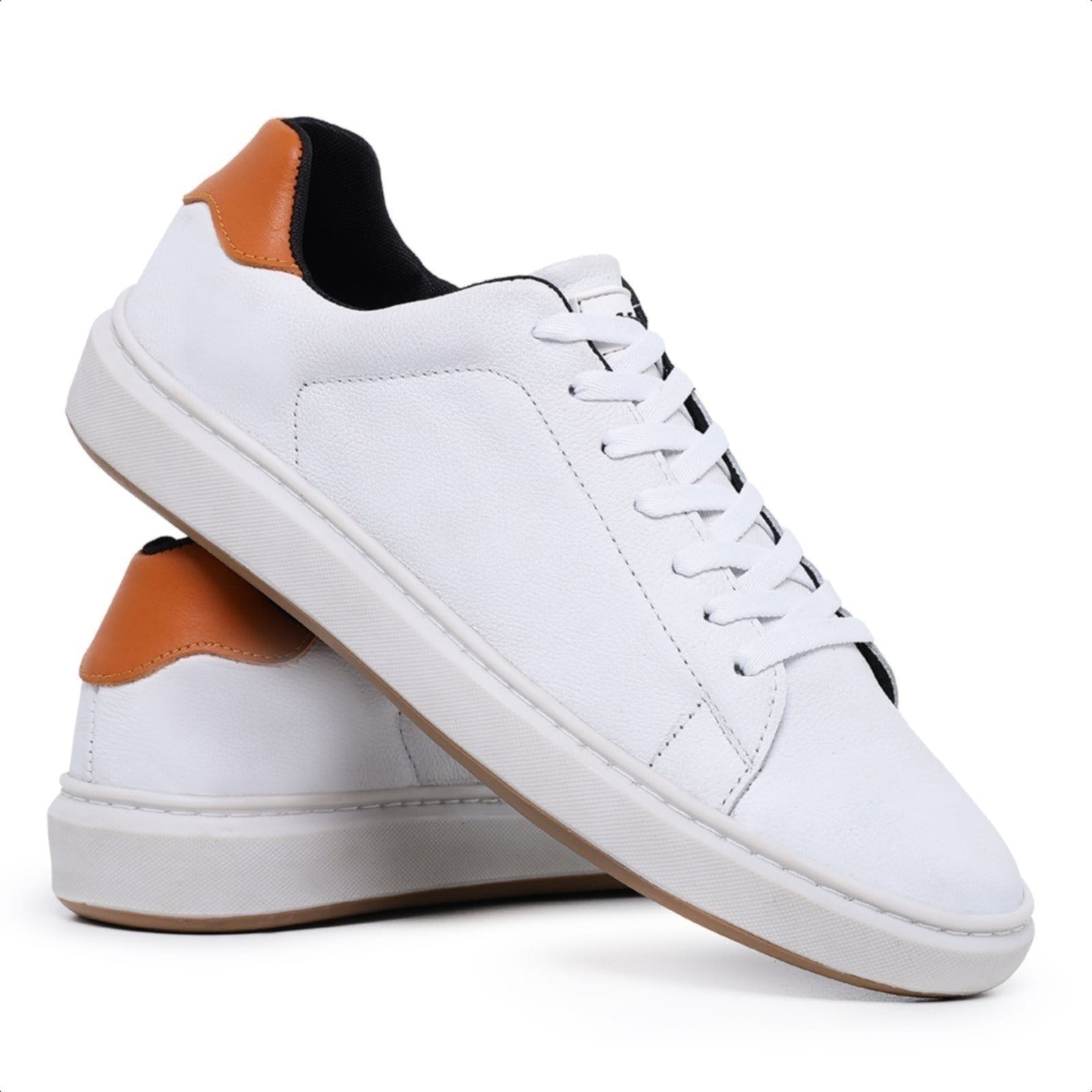 Vista principal Saqpatênis Casual Masculino de Couro Para Usar Com Bermuda Calça Terno Sch 300 Off White Schiareli branco white