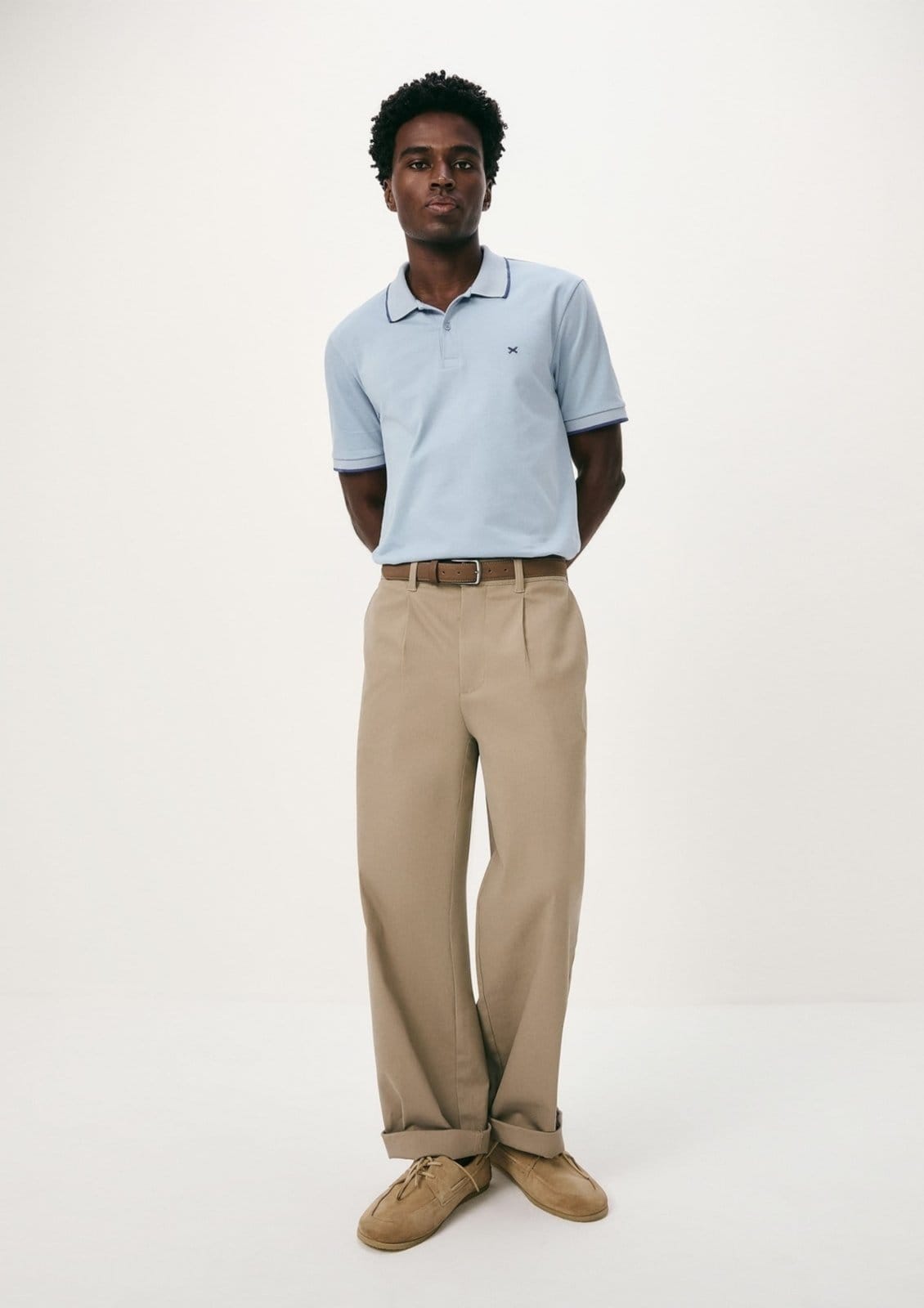 Vista 2 Camisa Polo Básica Masculina Em Malha De Algodão Com Bordado Hering azul