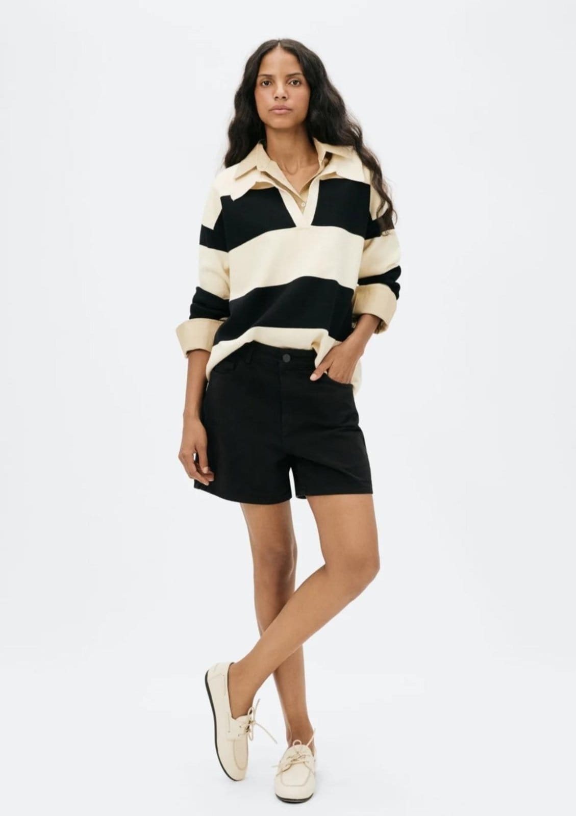 Shorts Básico Feminino Mom Cintura Alta Em Sarja