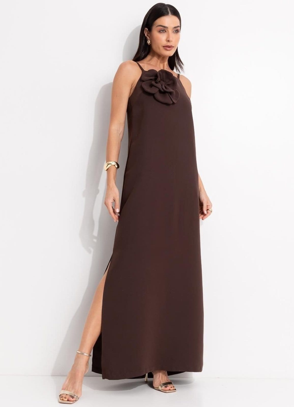 Vestido Em Crepe Plano Acetinado Marrom