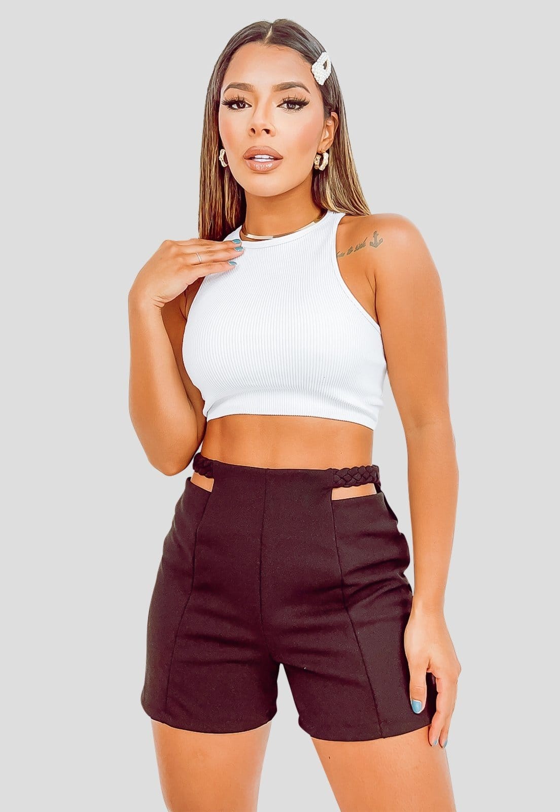 Shorts YWC ind Feminino Curto Alfaiataria Detalhe Recorte Trança