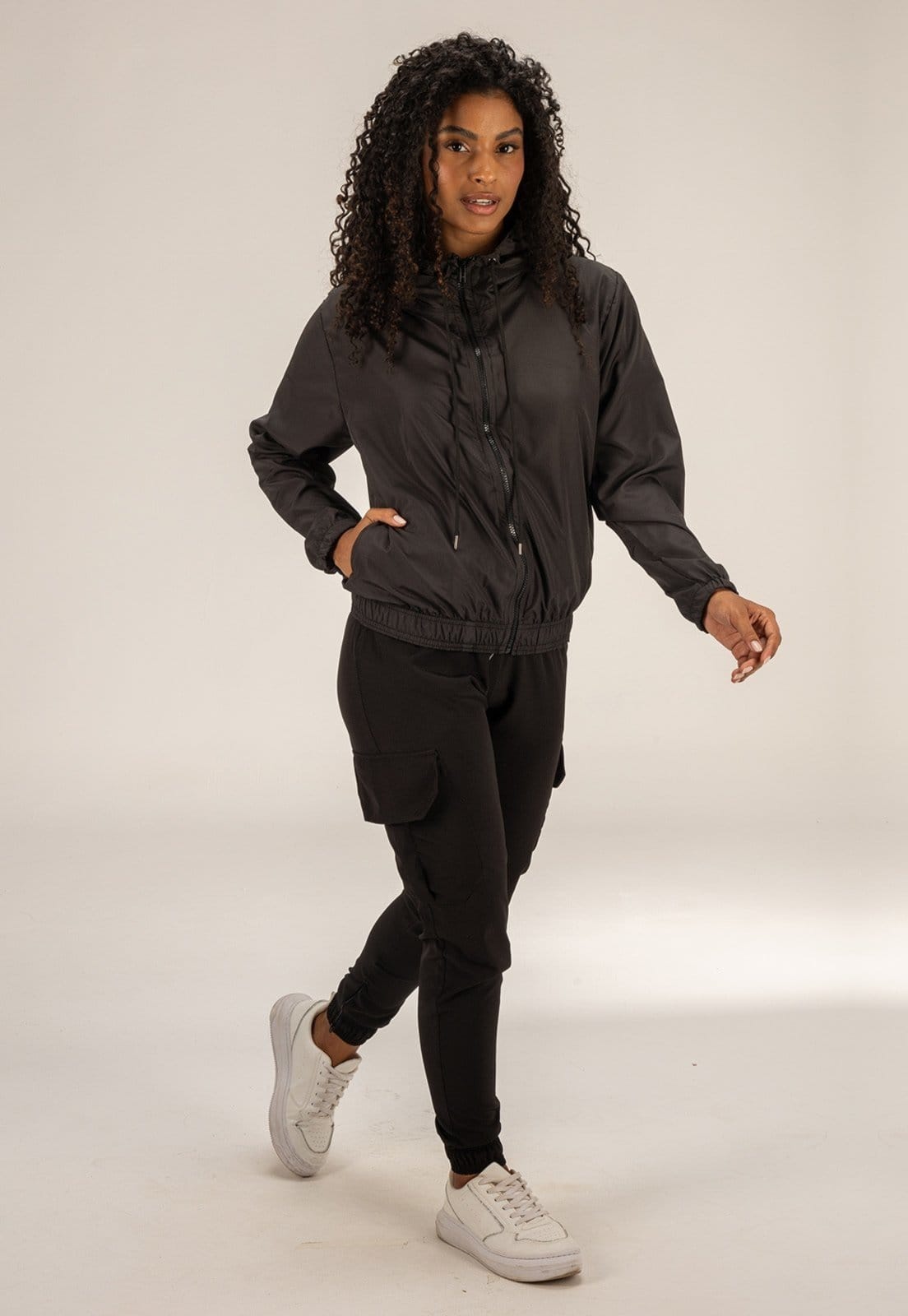 Vista principal Blusa de Frio Preta Corta Vento Classic para Treino Semi Impermeável Dulk preto