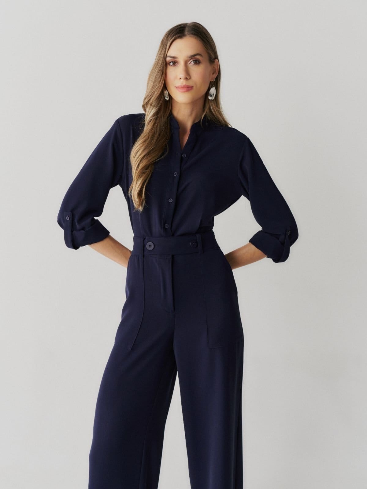 Vista 2 Macacão Via Lessa Miami Alfaiataria Manga Longa Marinho Via Lessa azul