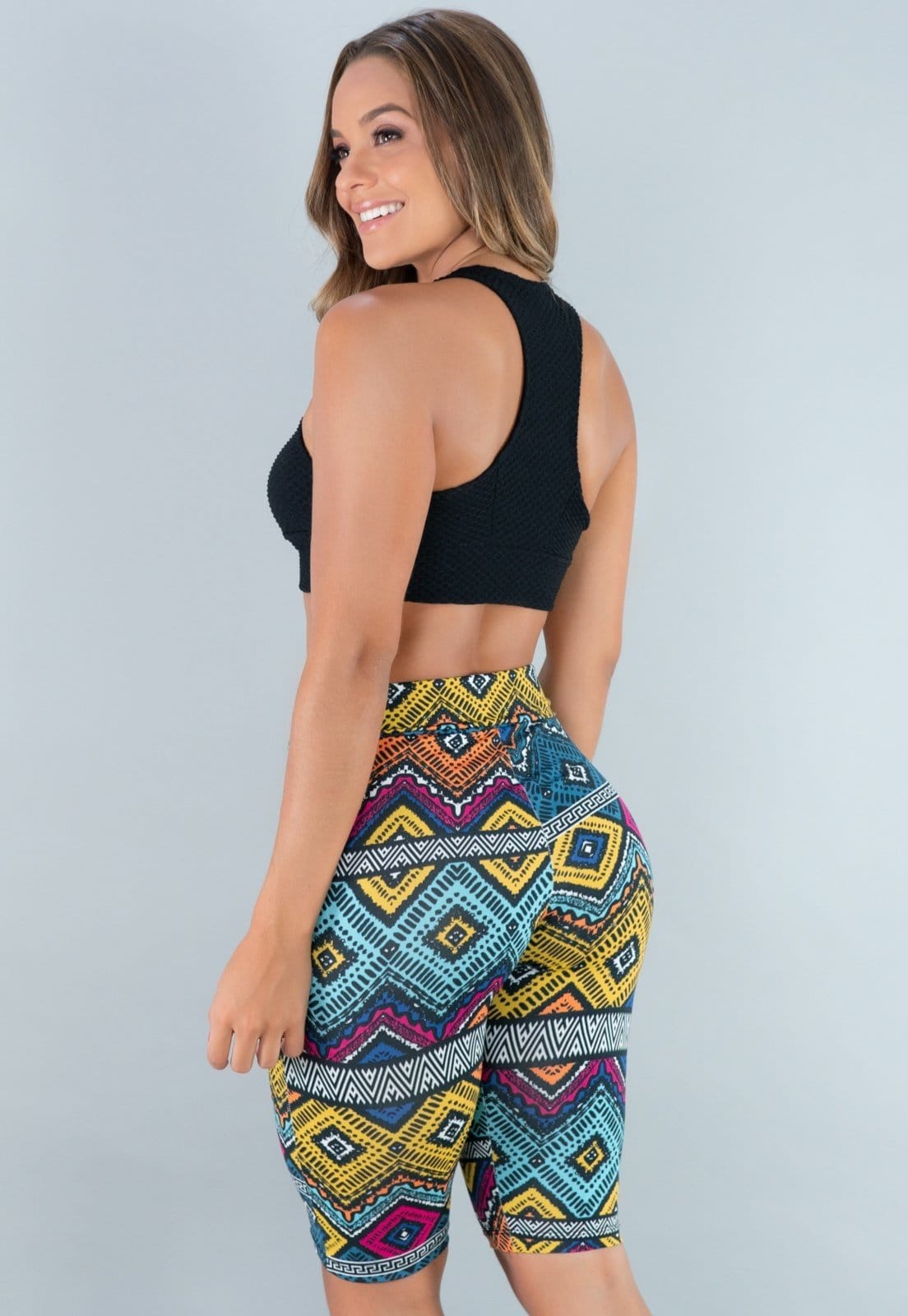 Vista 2 Bermuda MVB Modas Lisa Suplex Fitness Academia Estampada Étnico Mvb Modas amarelo/multicolorido/verde