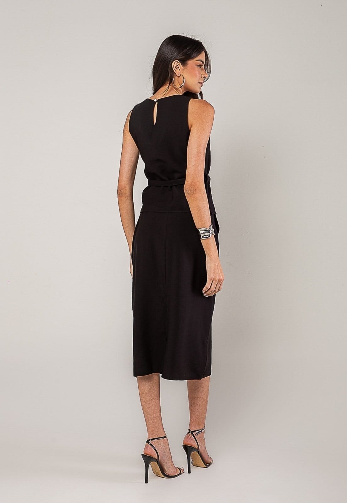 Vista 2 Conjunto Alfaiataria Saia Midi e Regata Salvatore Salvatore Fashion preto