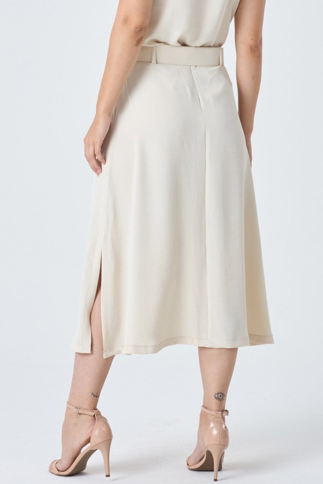 Vista principal Saia Midi PKS Com Cinto PKS bege