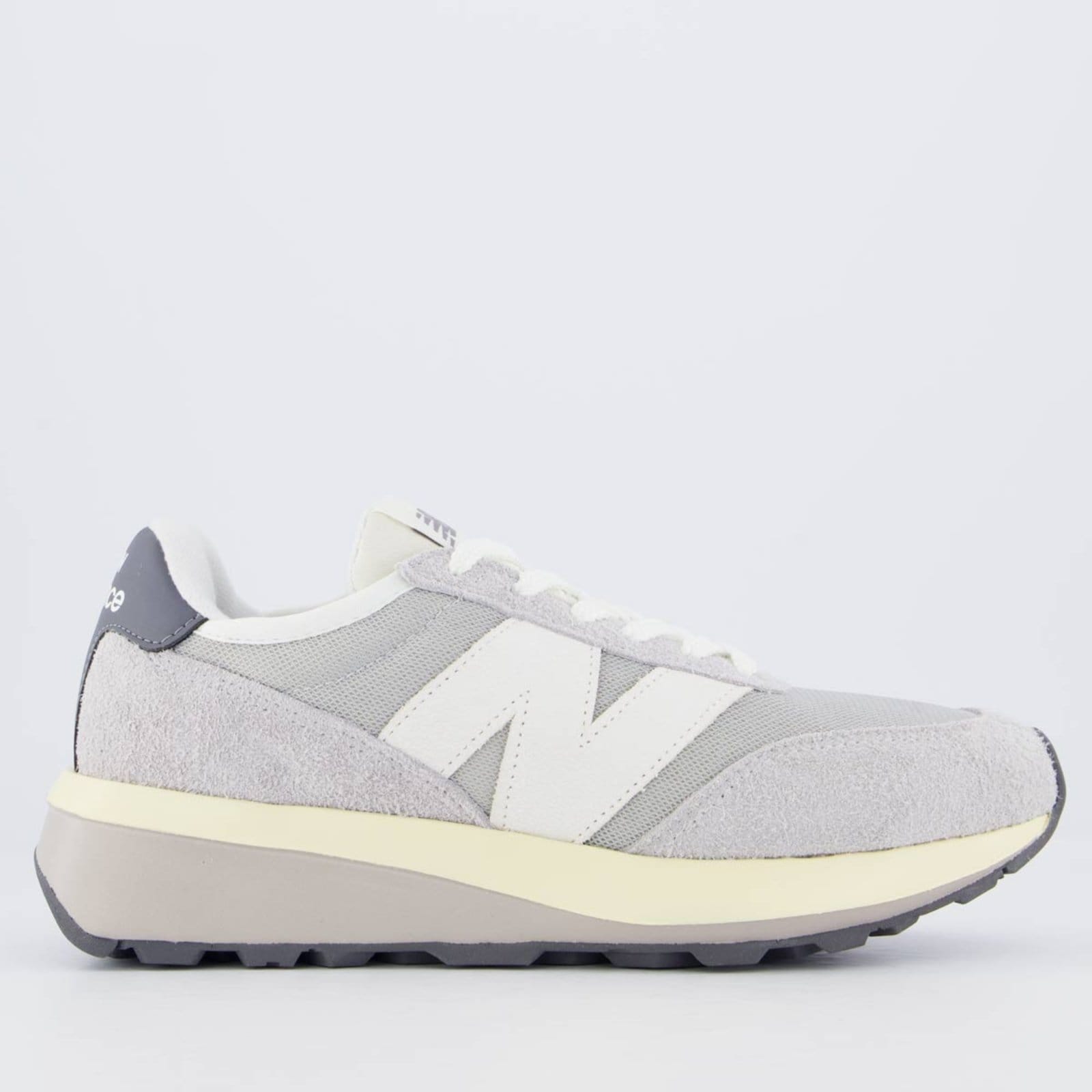 Tênis New Balance 370 V1