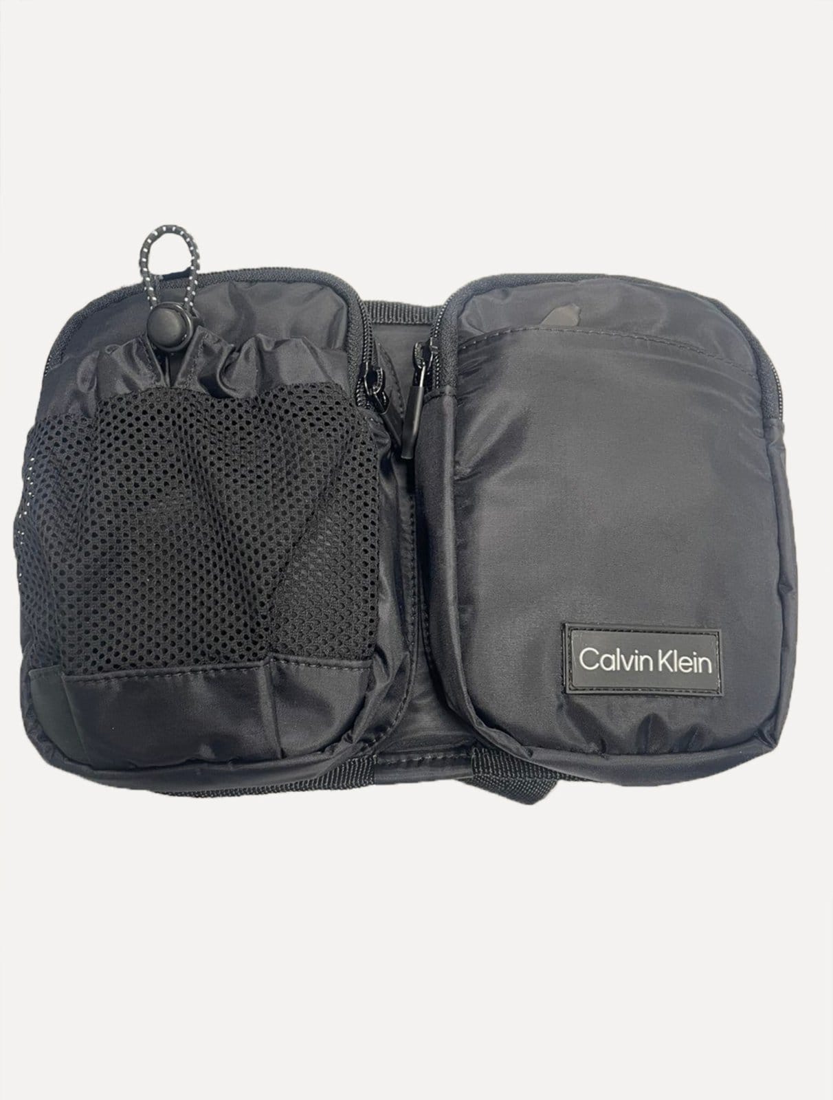 Vista 2 Mochila Calvin Klein Jeans Masculina Patch RE Issue Calvin Klein preto