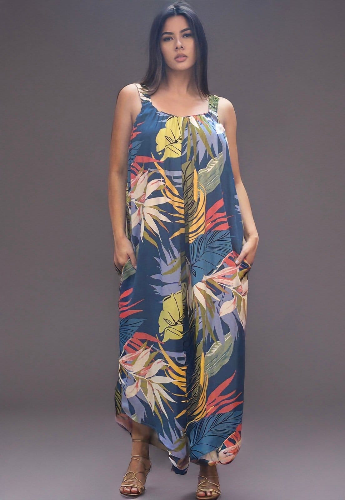 Vista 2 Macacão Amazonia Vital Saruel Viscose Alça com Elástico Estampa Brisa Botânica Amazonia Vital amarelo/estampado/verde/vermelho