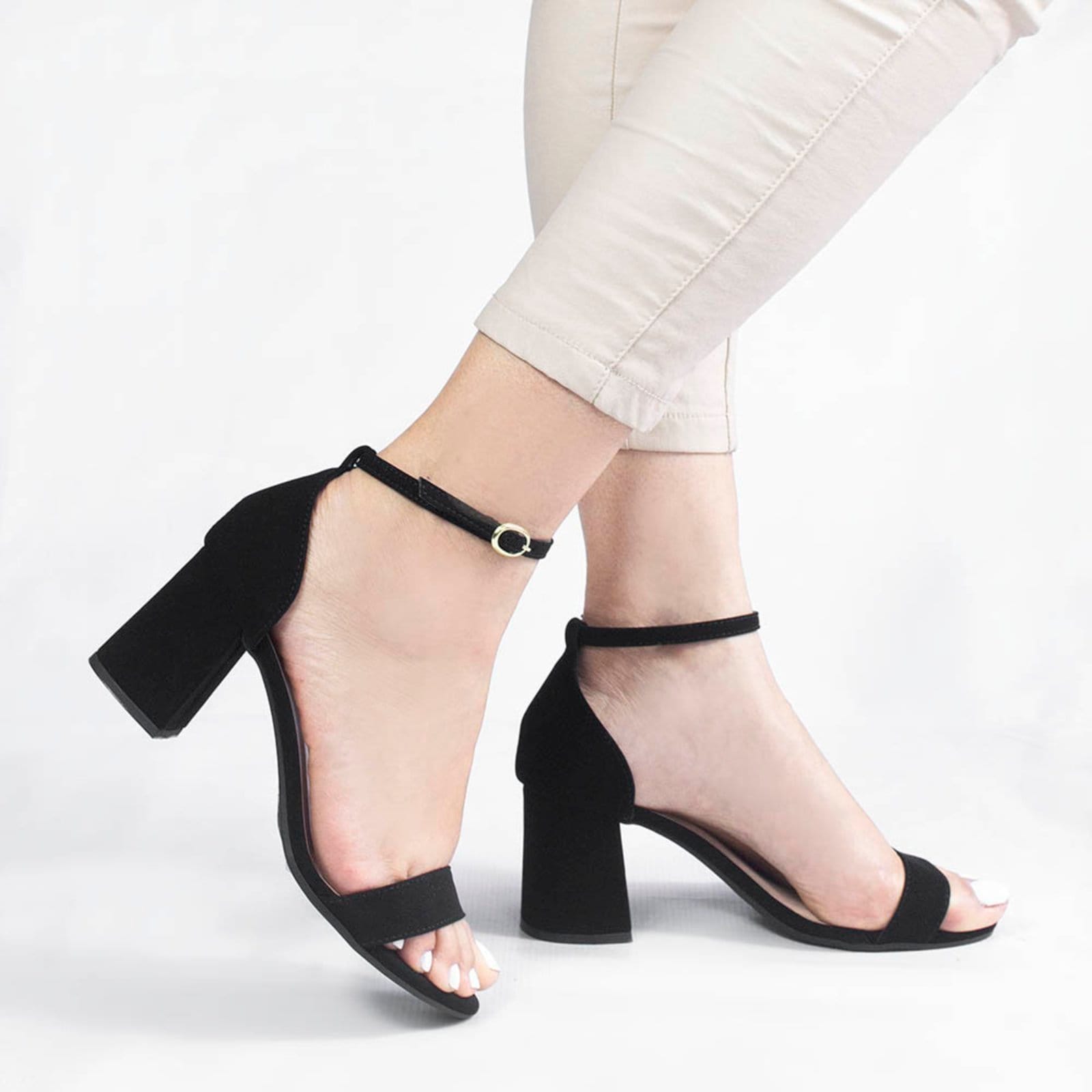 Vista 2 Sandália Zatta Salto Bloco Médio Suzana Nobuck ZATTA preto