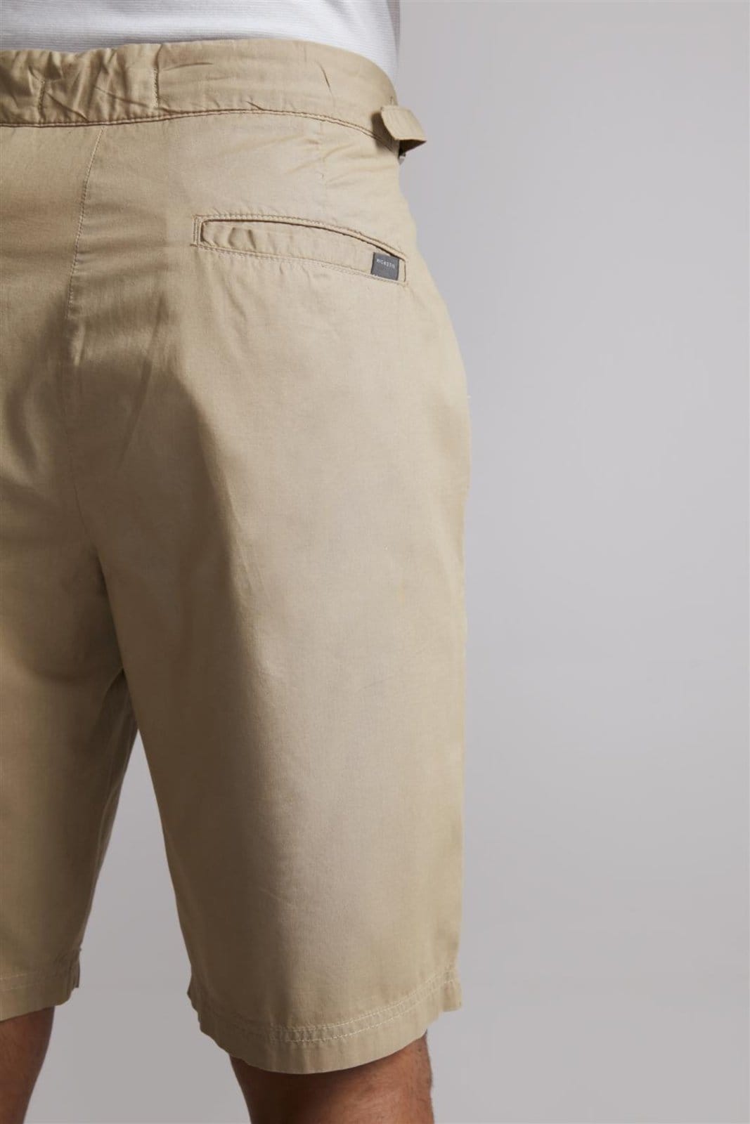 Vista 2 HIGHSTIL Bermuda Chino Slim Fit - Khaki HIGHSTIL verde oliva khaki
