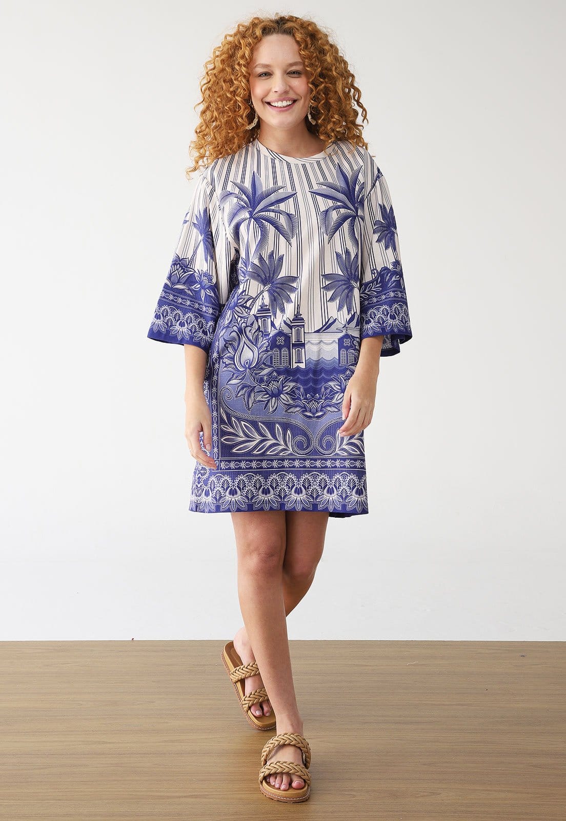 Vista principal Vestido FARM Curto Tshirt Big Afeto Tropical Off-White FARM off-white white