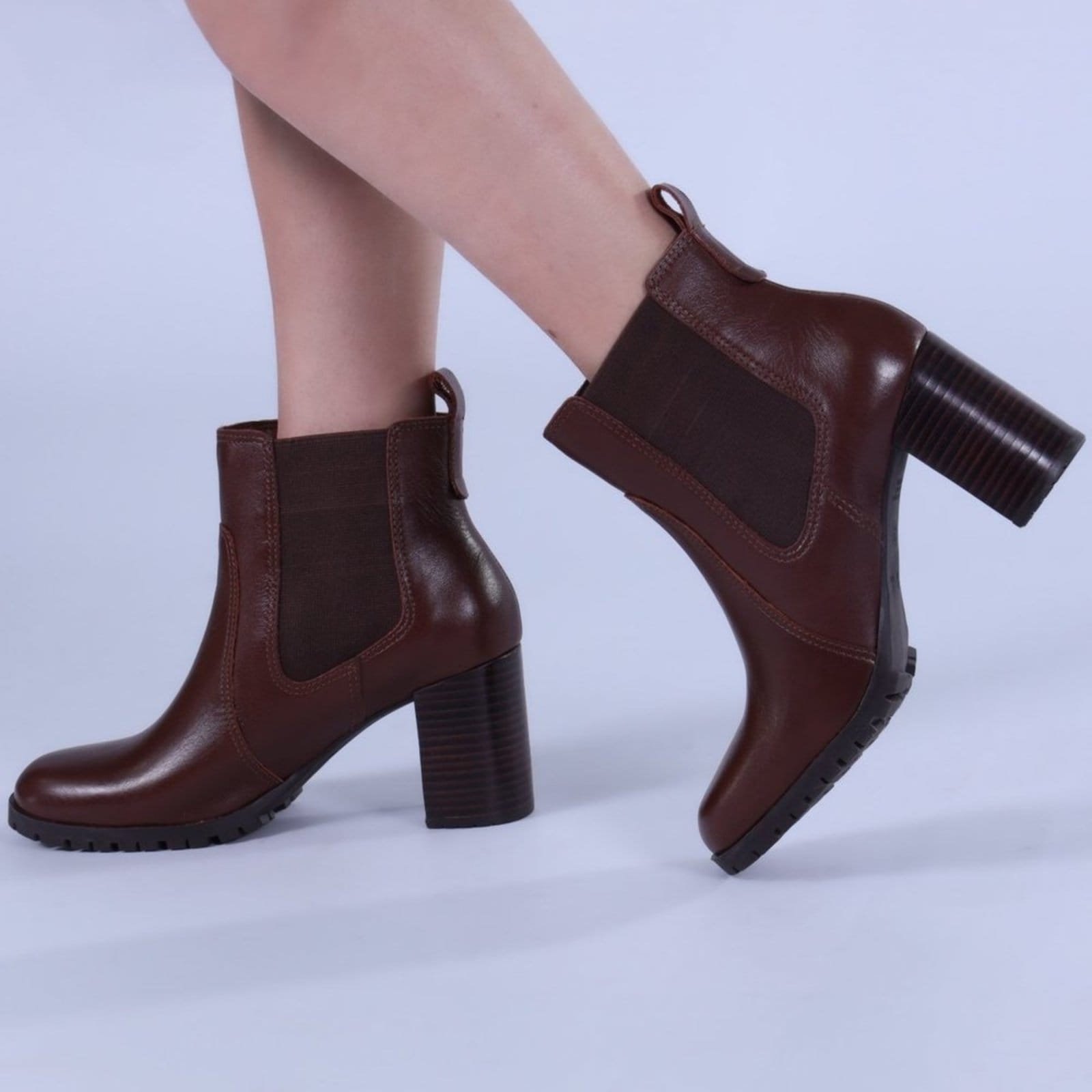 Vista 2 Bota Feminina Zariff Chelsea Salto Bloco 538-8324 Zariff Zariff marrom