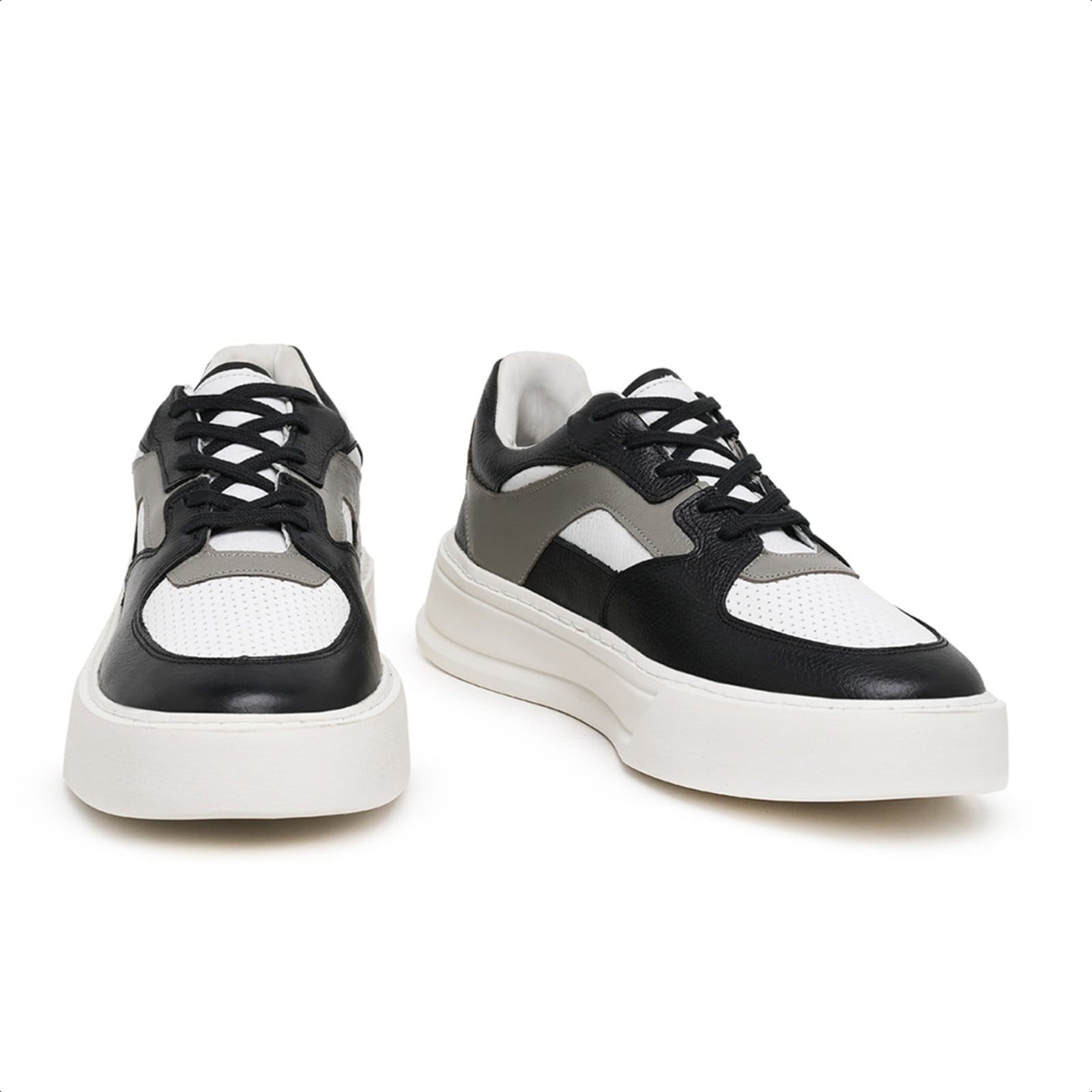 Vista 2 Sapatênis em Couro e Cinza Malbork com sola Branca 028501P Malbork preto