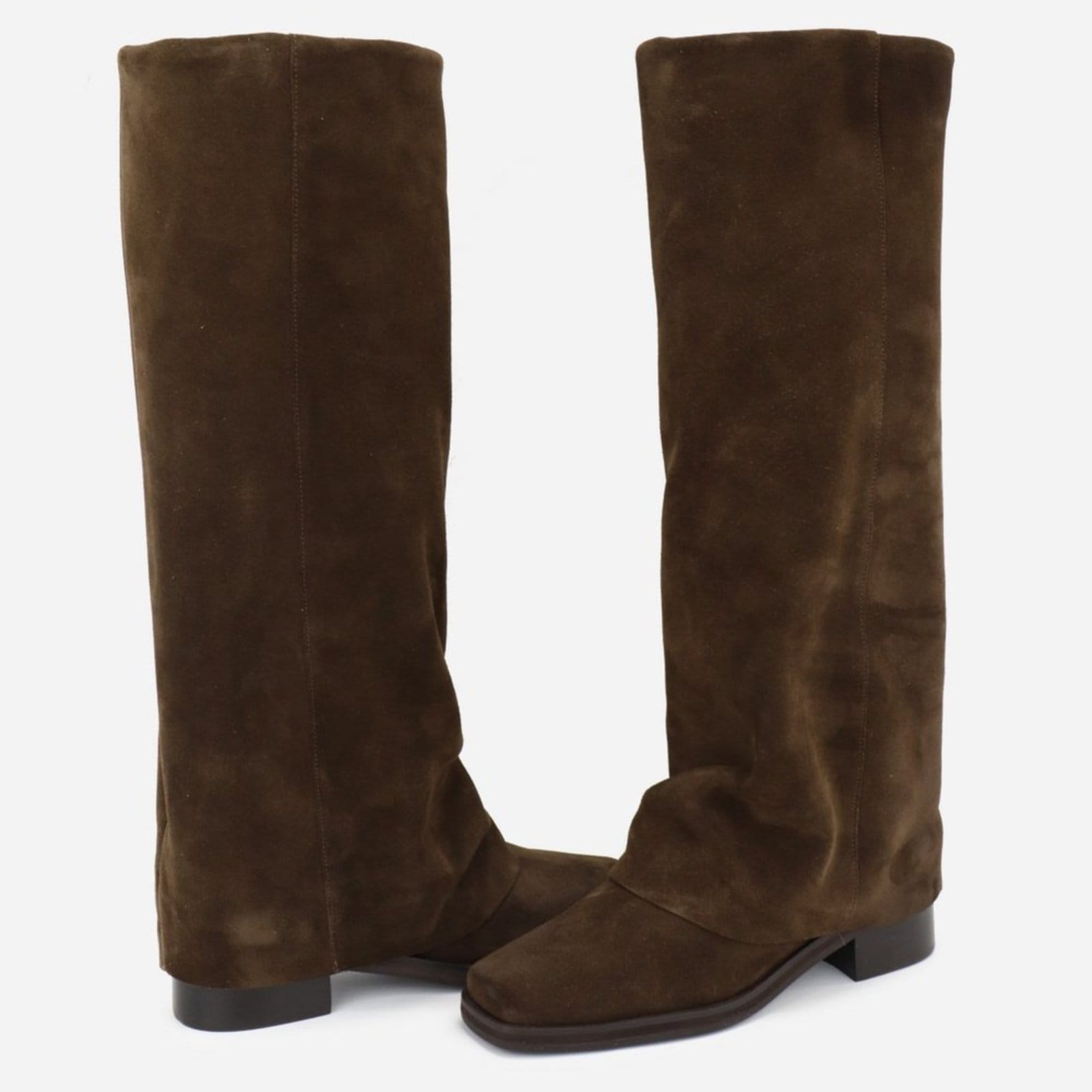 Vista 2 Bota Feminina Cano Longo Em Couro Bico Quadrado Sutil Lisa Conforto Maria Paula Camurça Expresso MARIA PAULA marrom