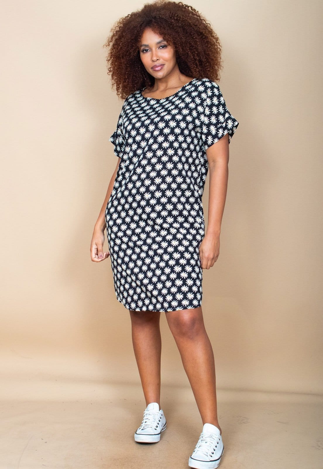 Vista 2 Vestido Curto Cabanafree Viscose com Bolso Estampa Festa das Margaridas Cabanafree amarelo/estampado/off-white