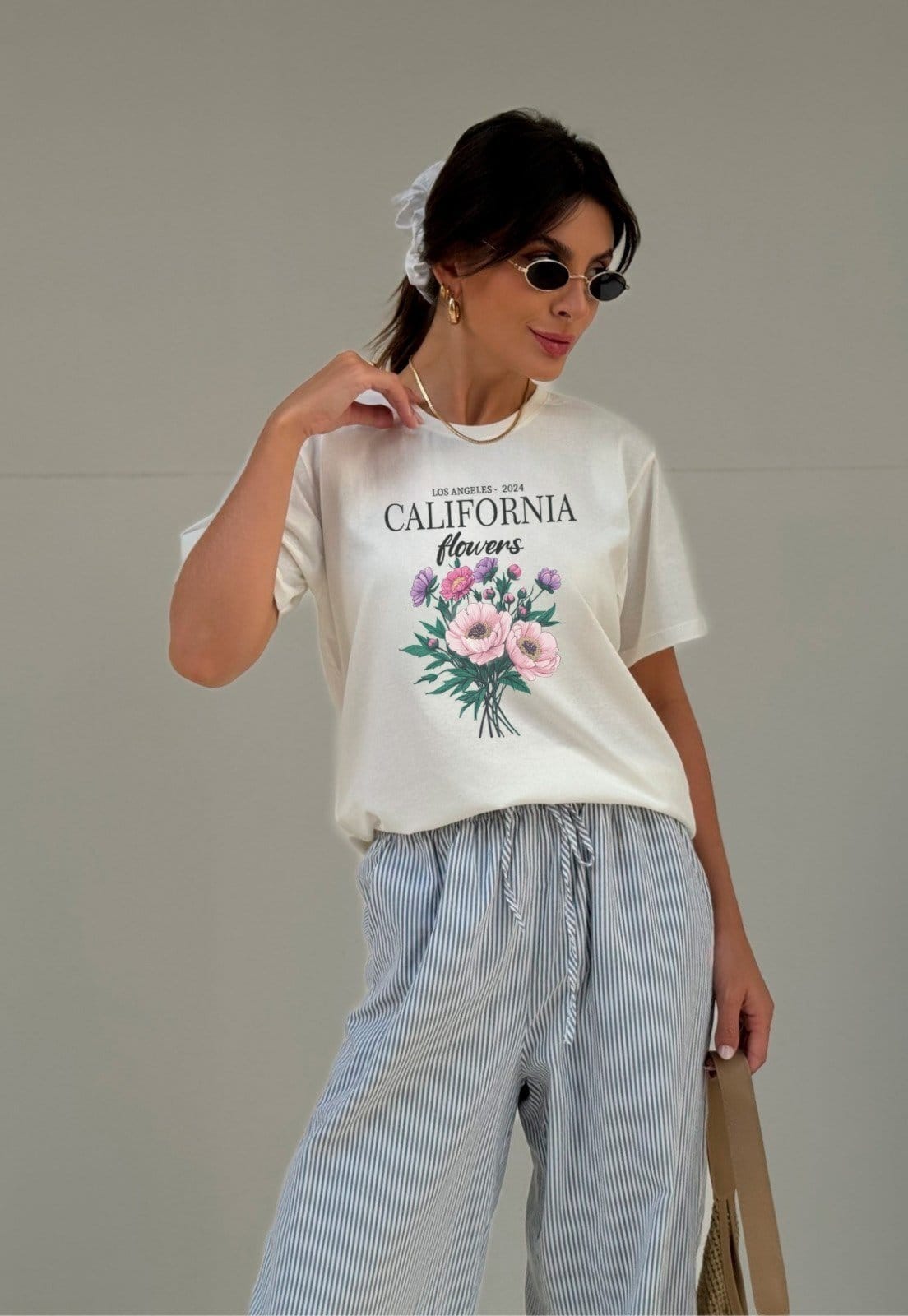 Camiseta Cianitas Off Estampa California Flowers