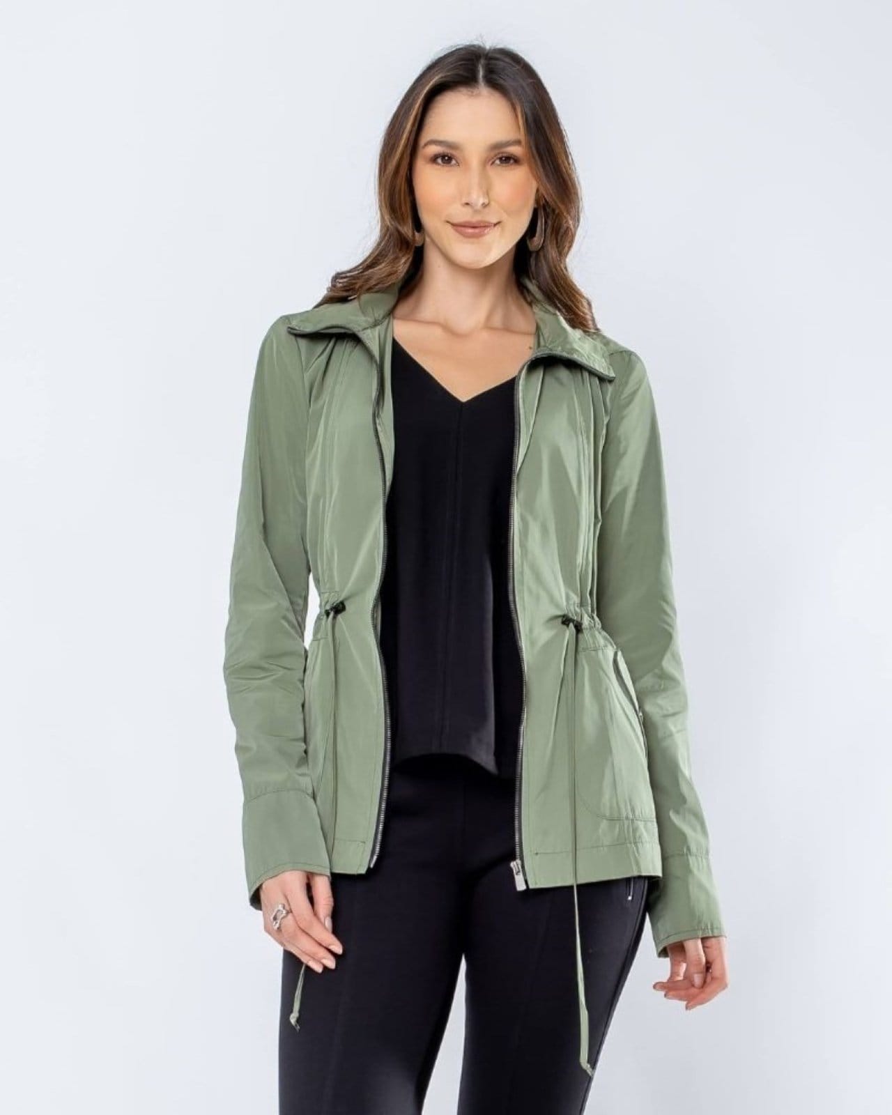 Jaqueta corta vento c/ capuz removivel Lia