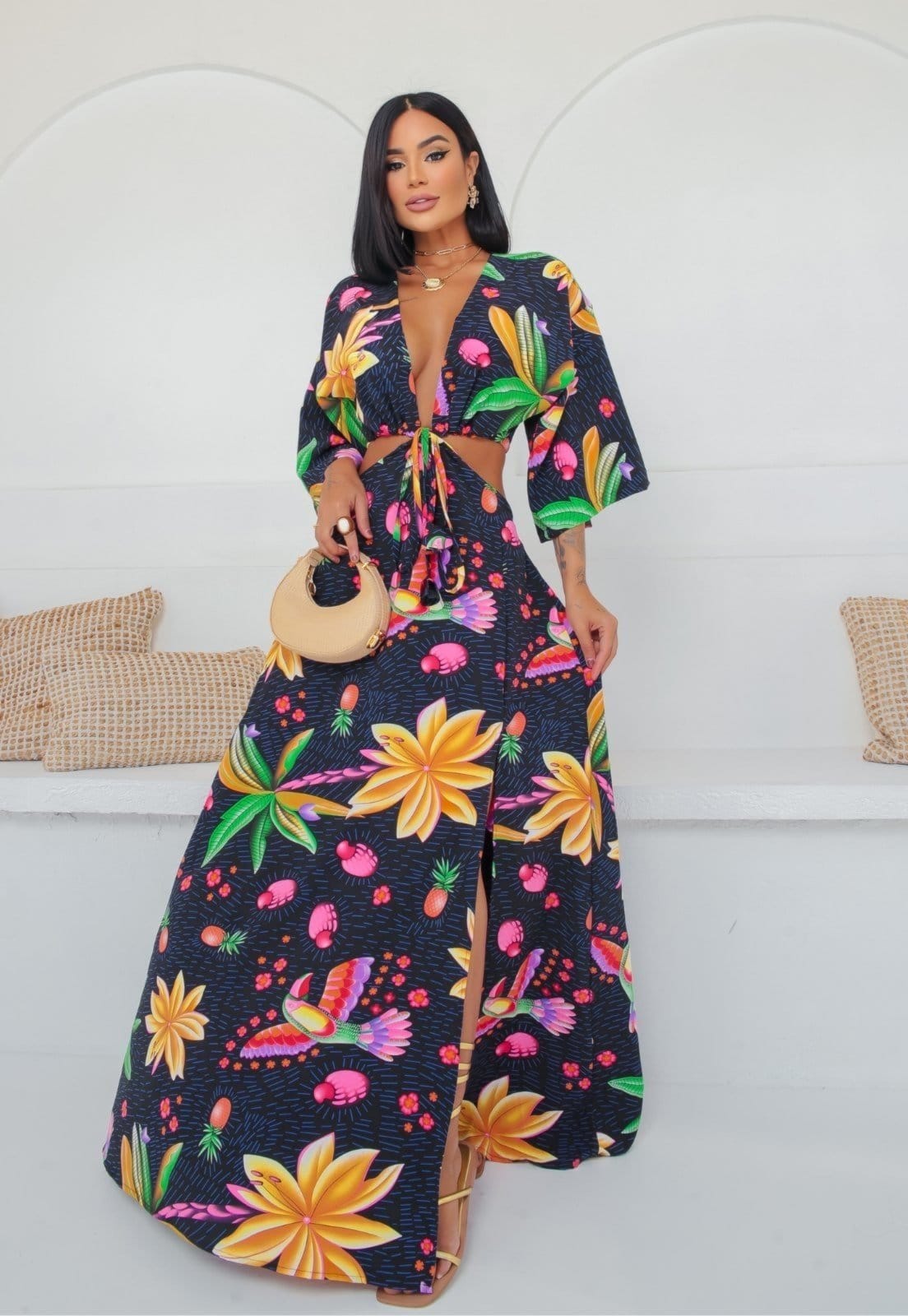 Vista principal Vestido Longo Abertura no Tórax Farmmy Estampado Viscose Verão Cia do Vestido preto