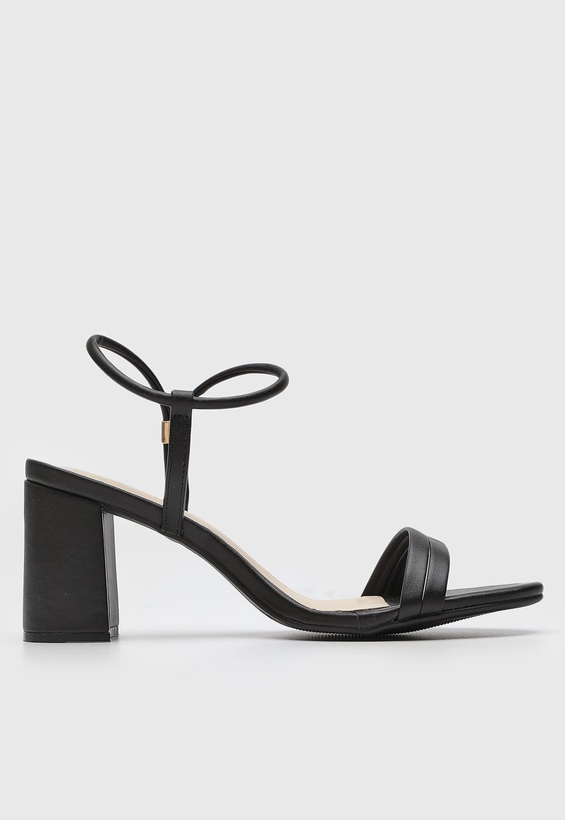 Vista 2 Sandália Feminina cê Salto Quadrado Preta BEBECÊ preto