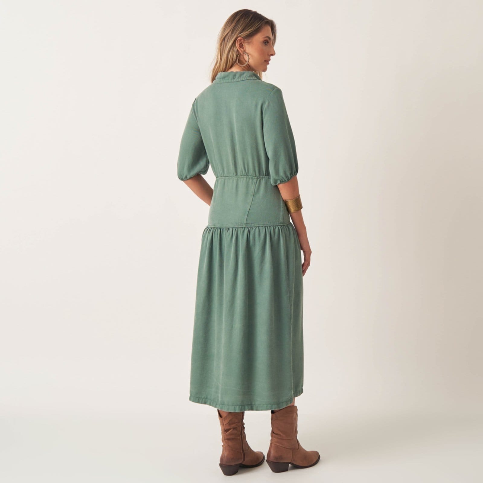 Vista 2 Vestido Jeans Leve Cintura Marcada Franzida Bloom verde