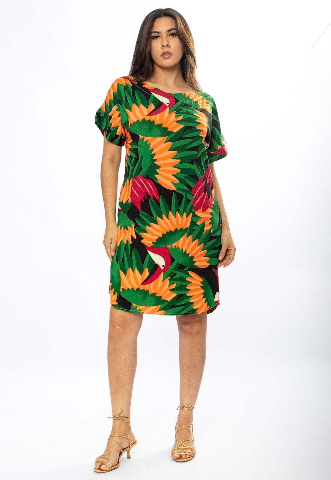 Vista 2 Vestido Curto Cabanafree Viscose com Bolso Estampa Festa dos Tucanos Cabanafree estampado/laranja/vermelho