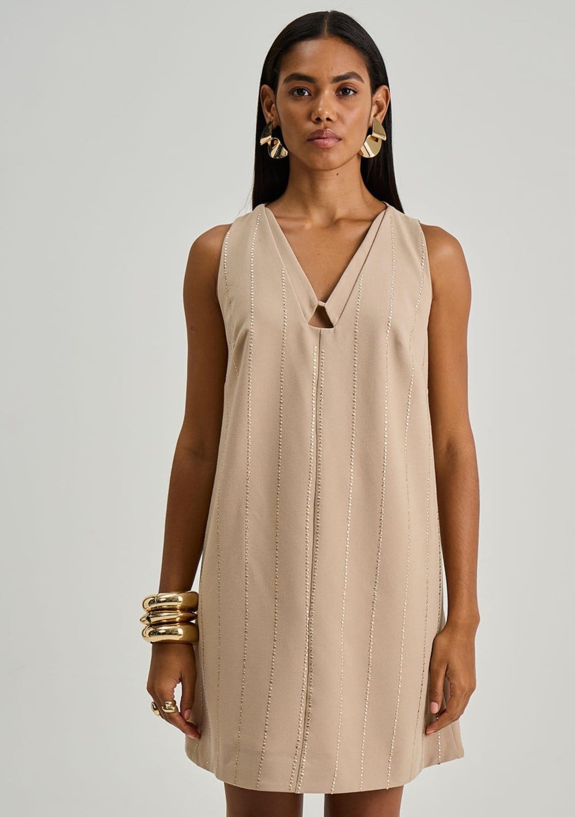 Vista 2 Vestido Iódice Solto Decote V Sem Manga Curto IÓDICE marrom